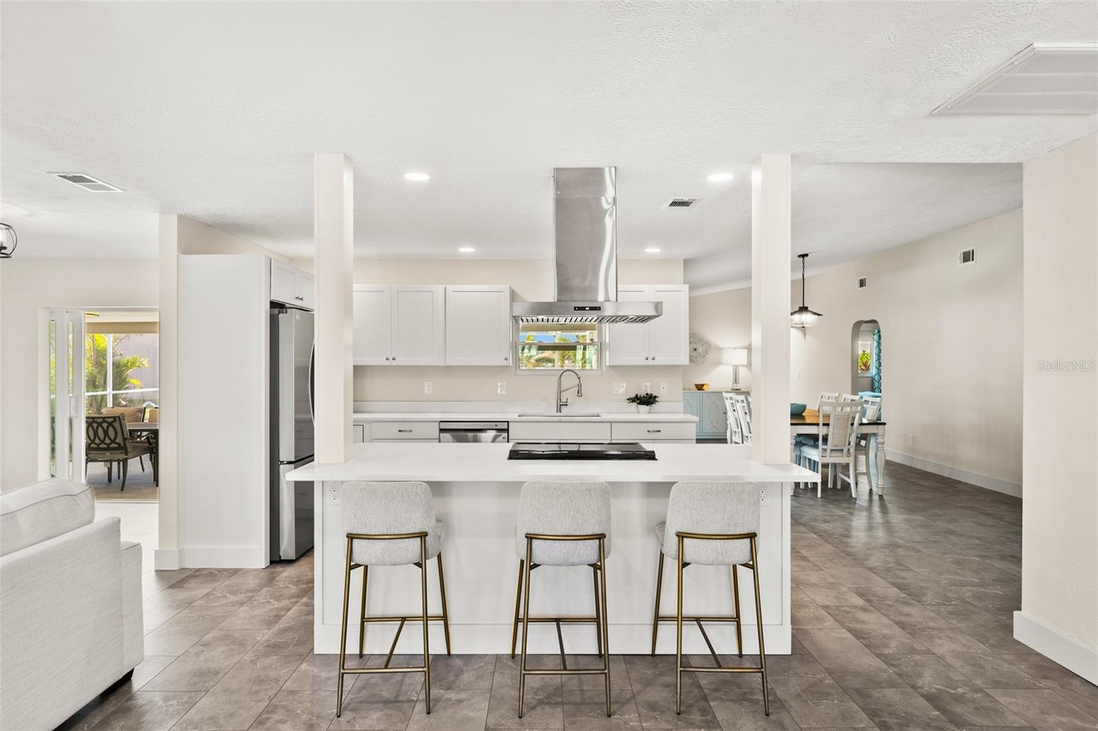 Image 10 of 50 For 404 53rd Terrace