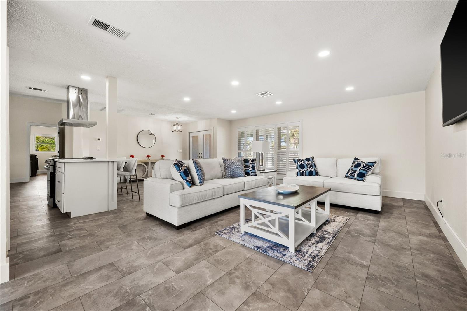 Image 16 of 50 For 404 53rd Terrace