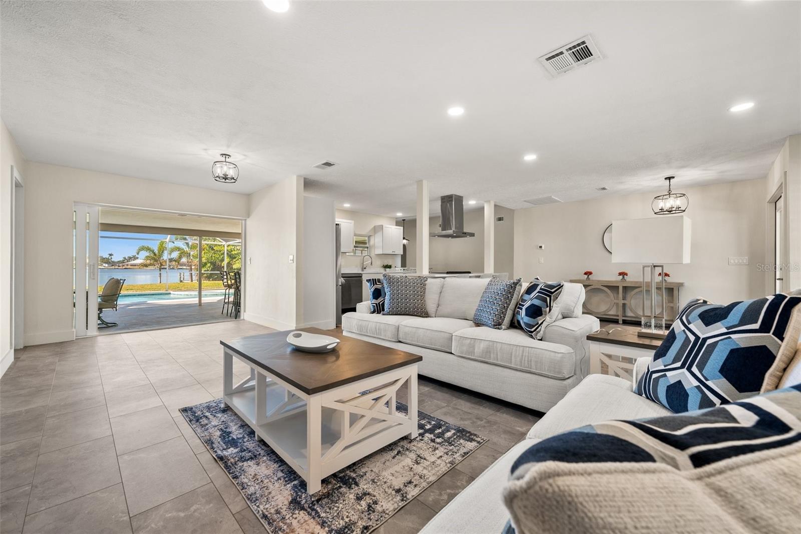 Image 17 of 50 For 404 53rd Terrace
