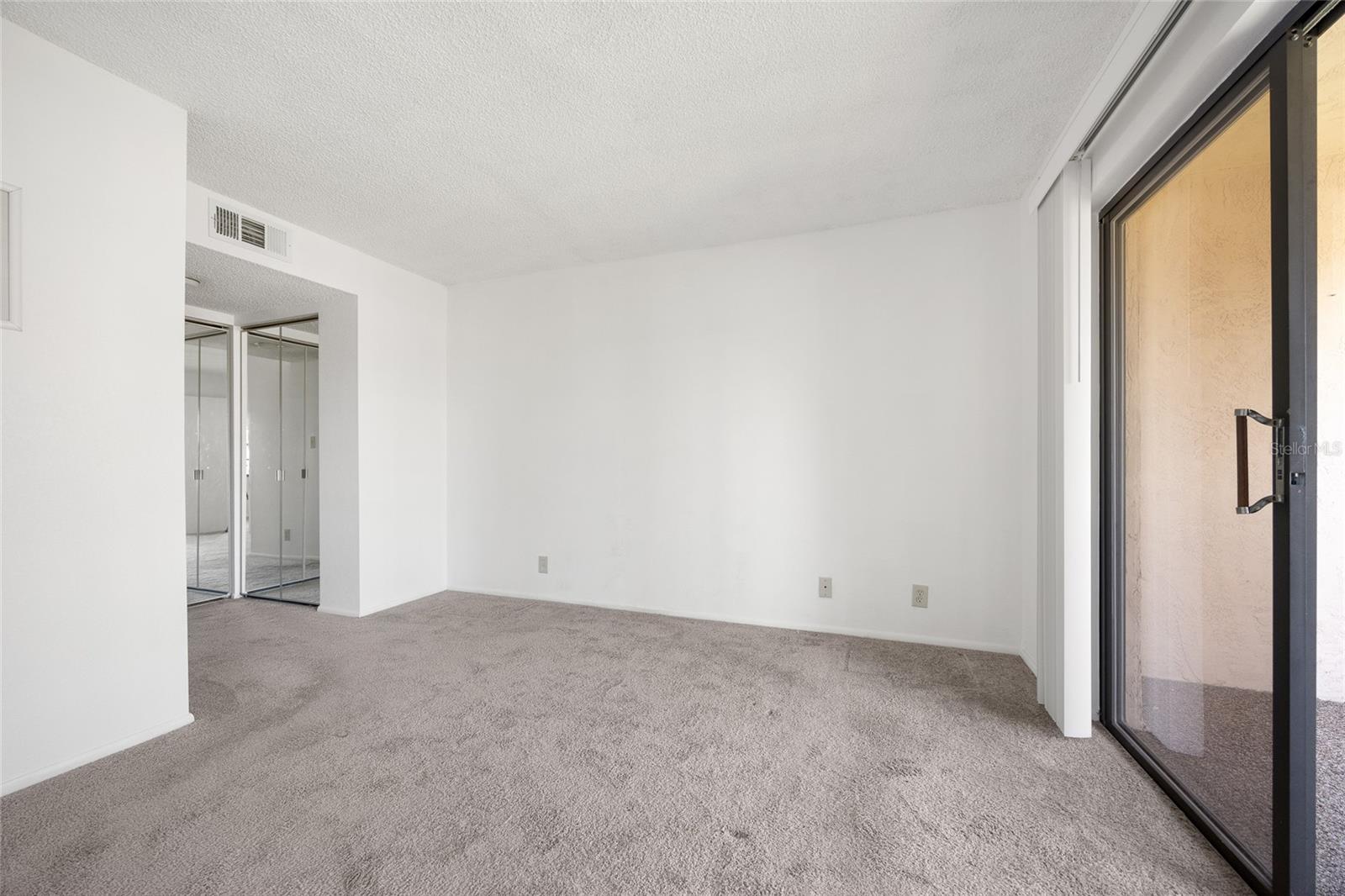 Image 13 of 32 For 19505 Quesada Avenue Ee204