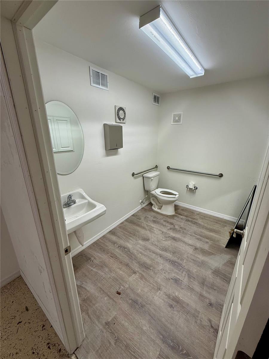 Image 45 of 69 For 121 Mckenzie Street