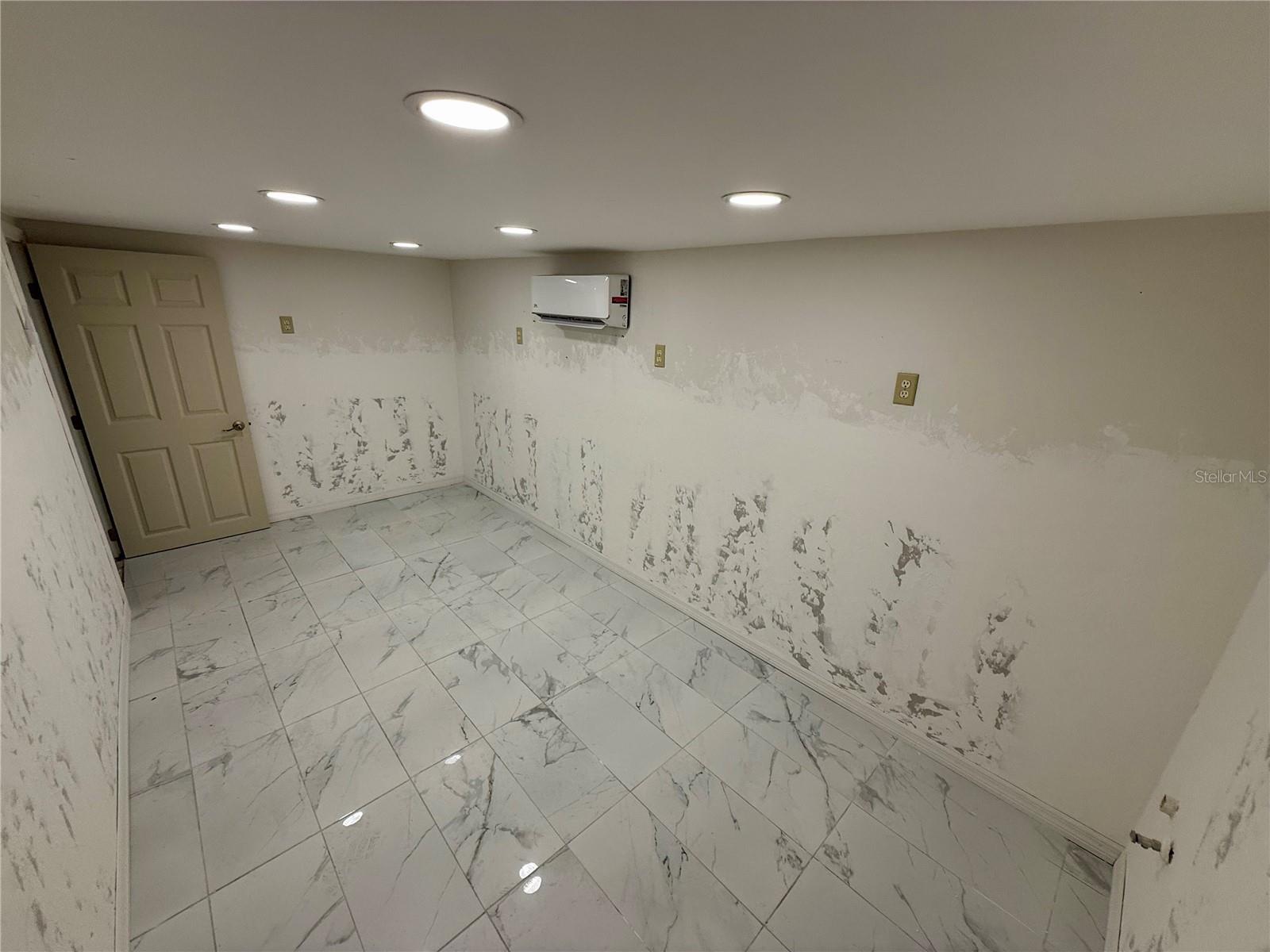 Image 48 of 69 For 121 Mckenzie Street