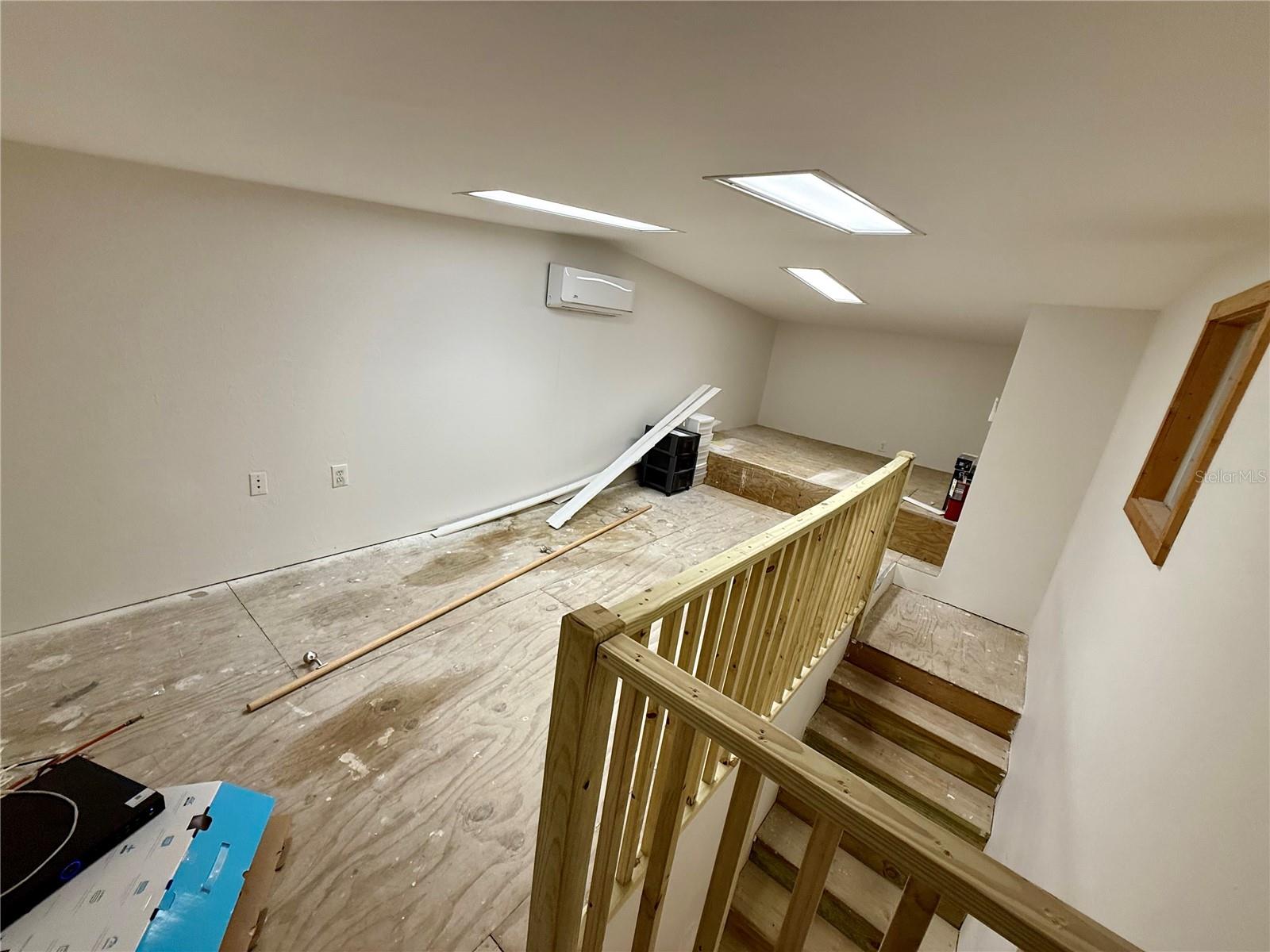 Image 52 of 69 For 121 Mckenzie Street