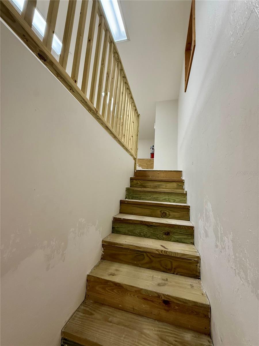 Image 6 of 69 For 121 Mckenzie Street