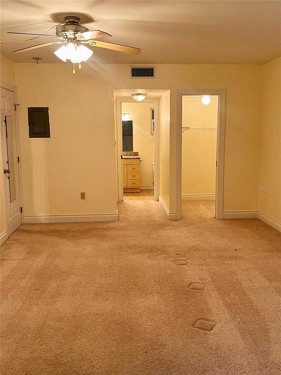 Image 10 of 23 For 3100 Harbor Boulevard 301
