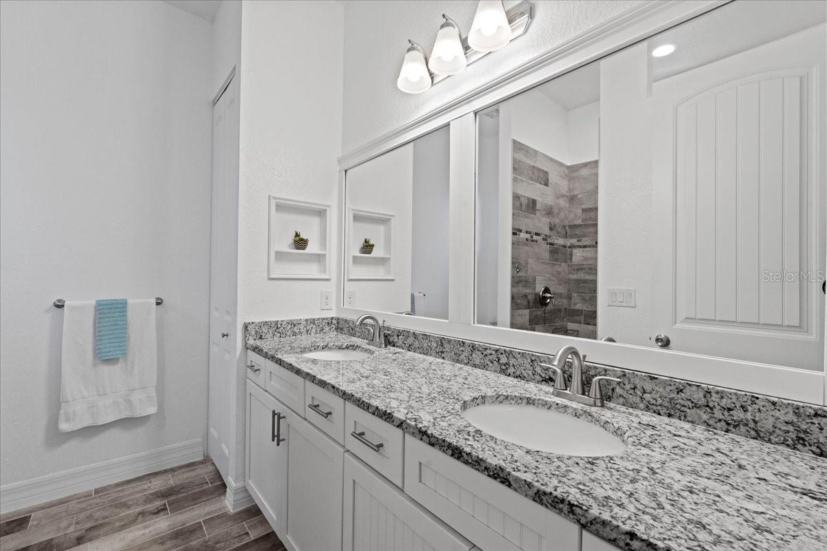 Image 21 of 38 For 122 Glades Drive