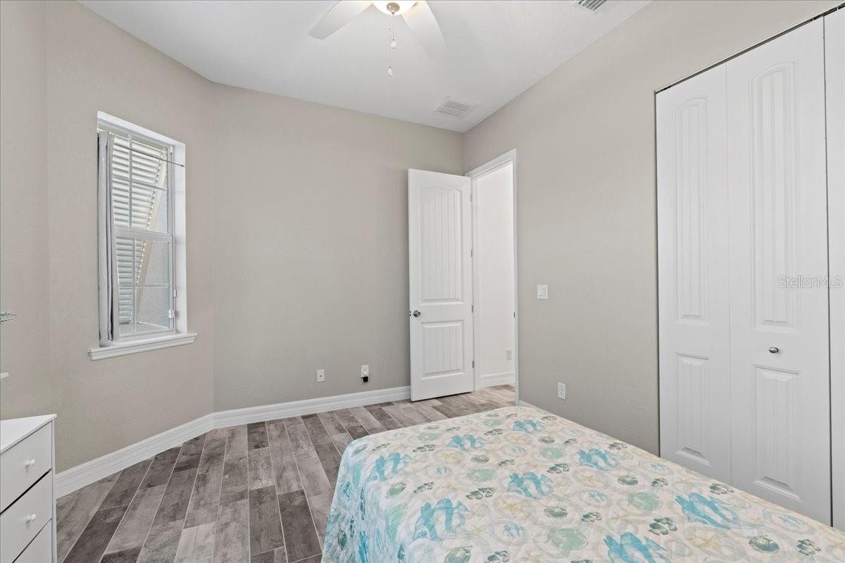 Image 27 of 38 For 122 Glades Drive