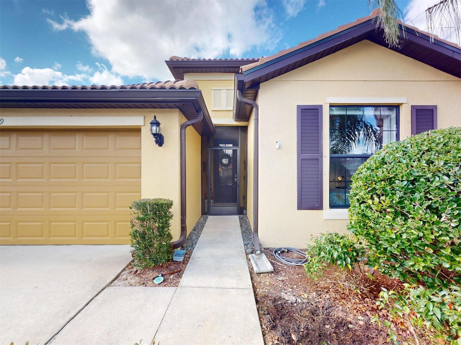 Image 2 of 47 For 2419 Daisy Drive