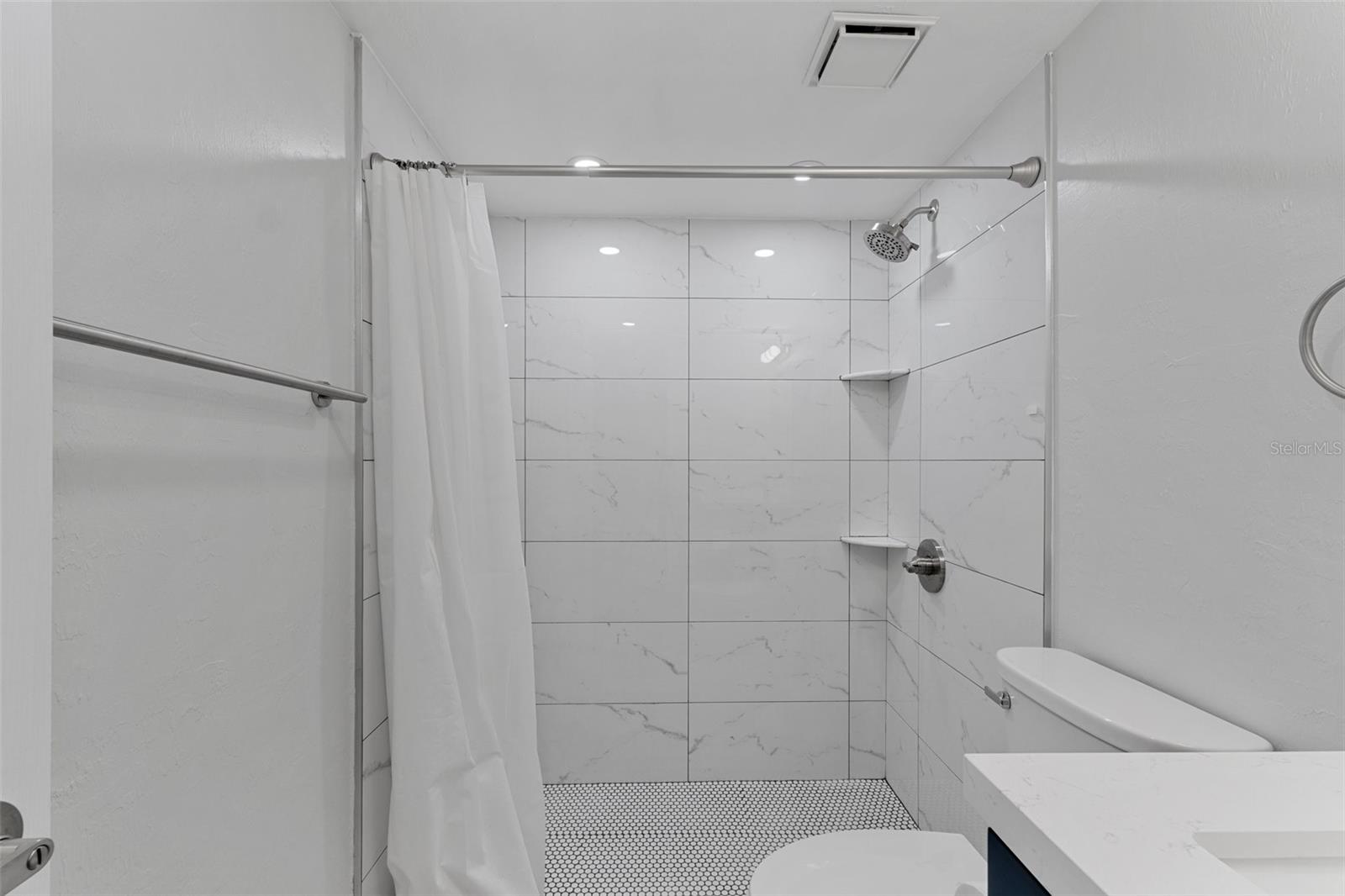 Image 33 of 43 For 19505 Quesada Avenue Ss102