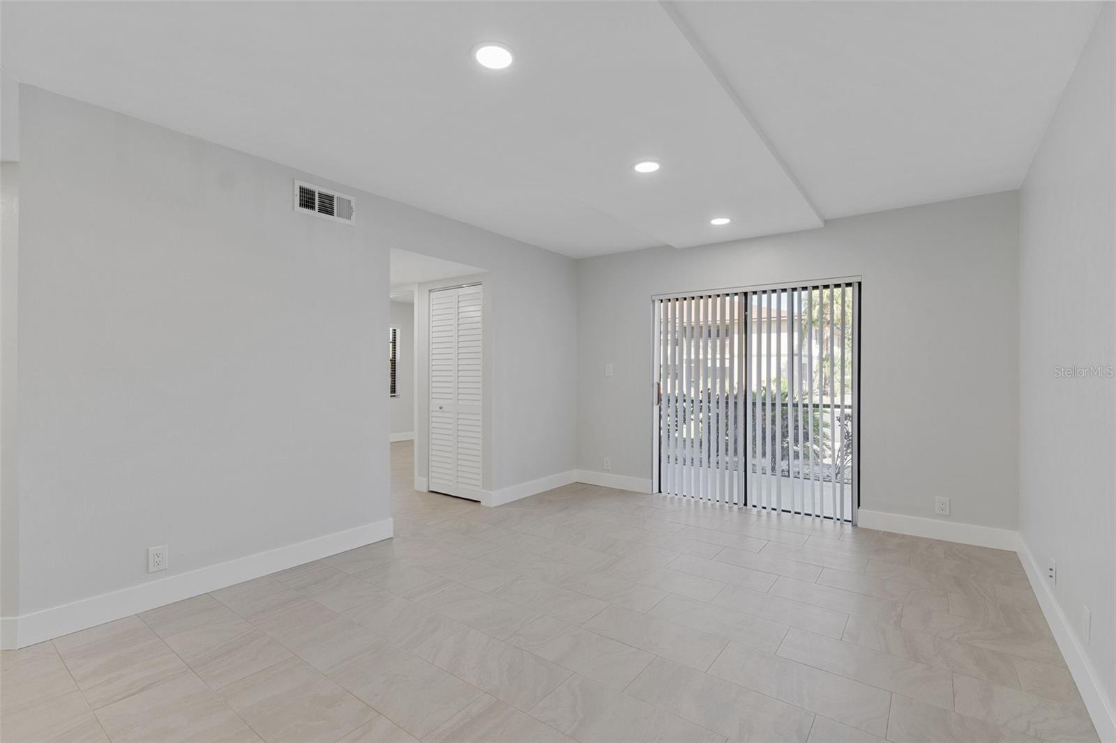 Image 9 of 43 For 19505 Quesada Avenue Ss102