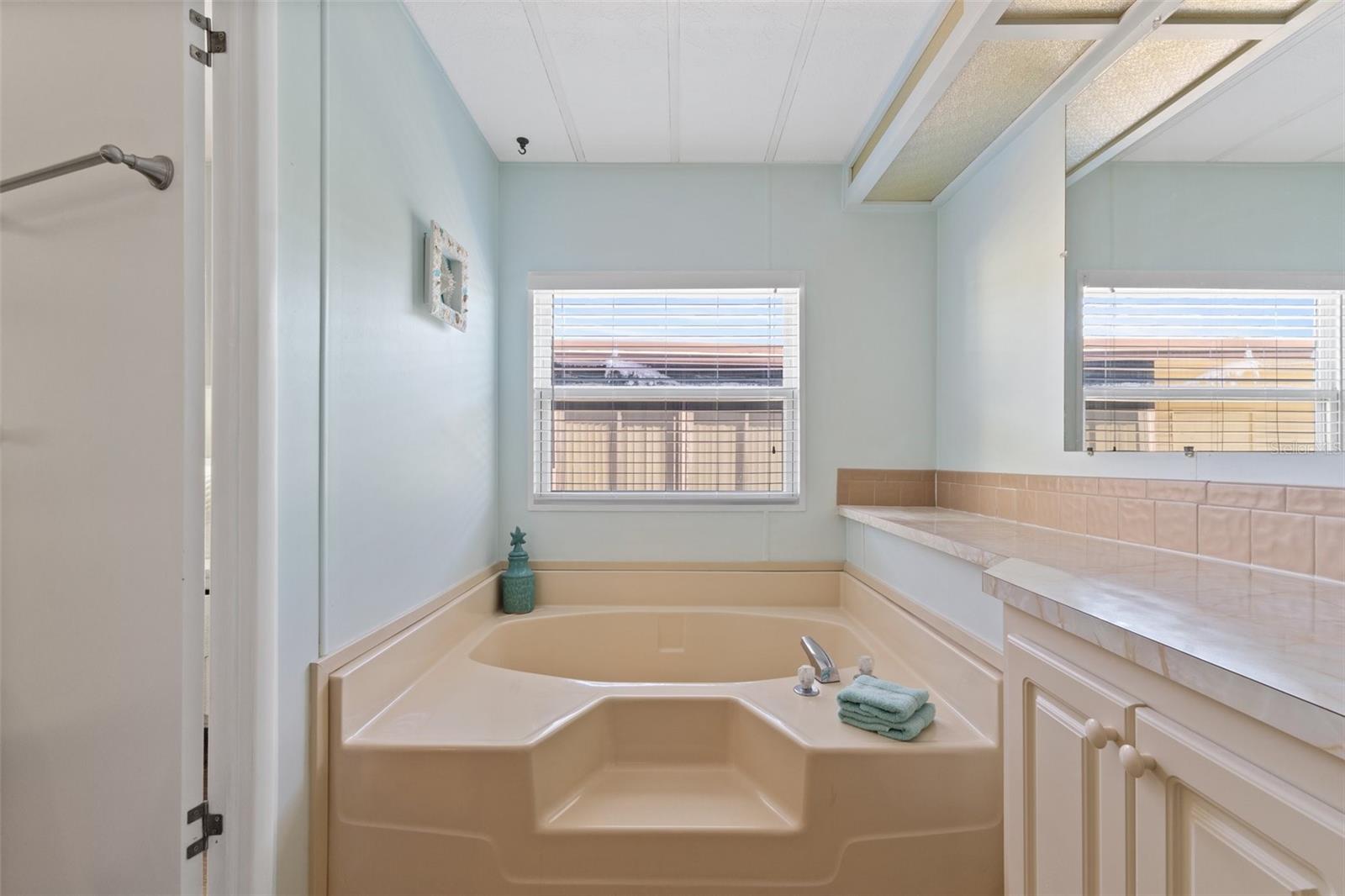 Image 21 of 84 For 229 Martinique Road