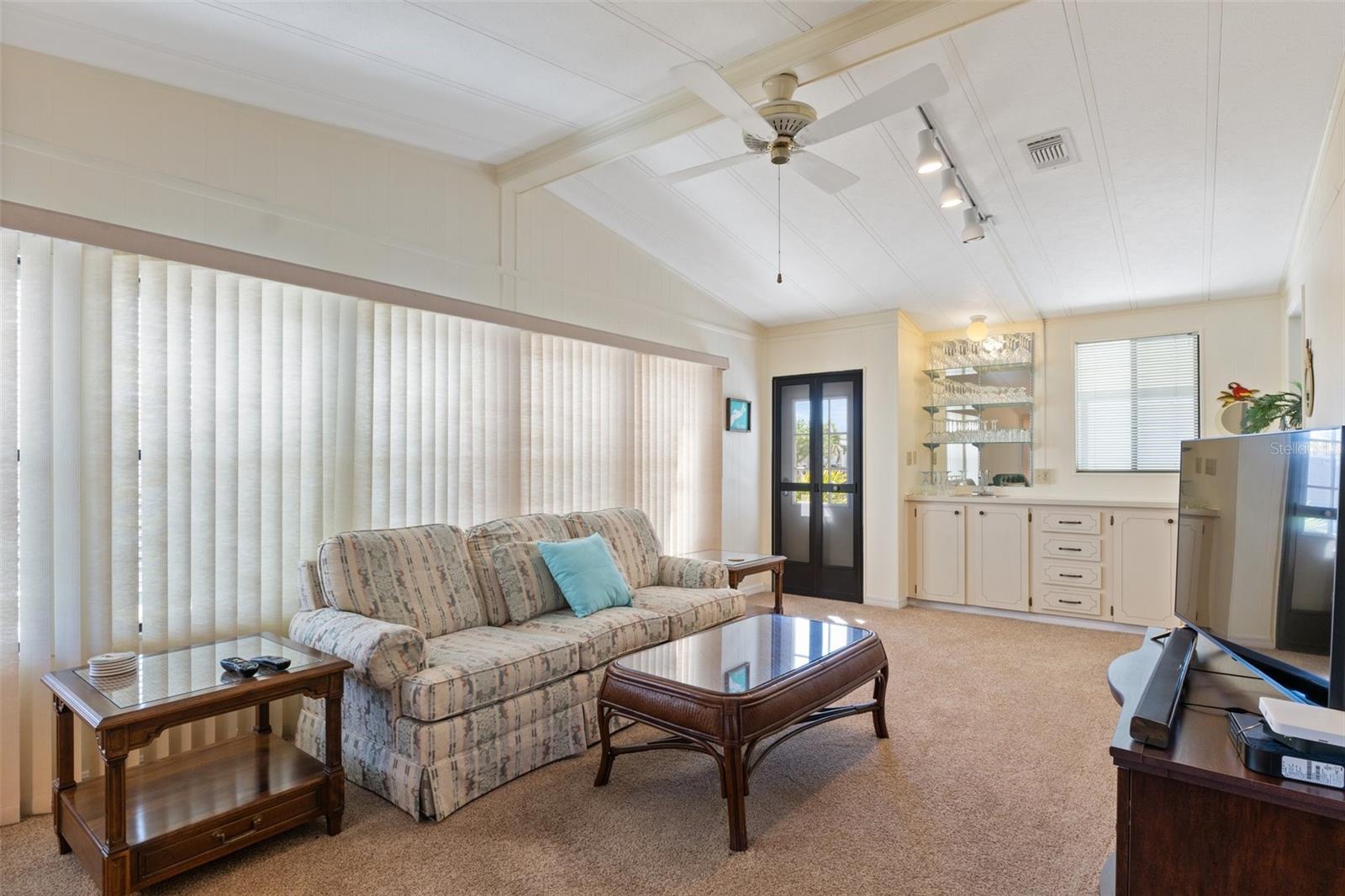 Image 4 of 84 For 229 Martinique Road