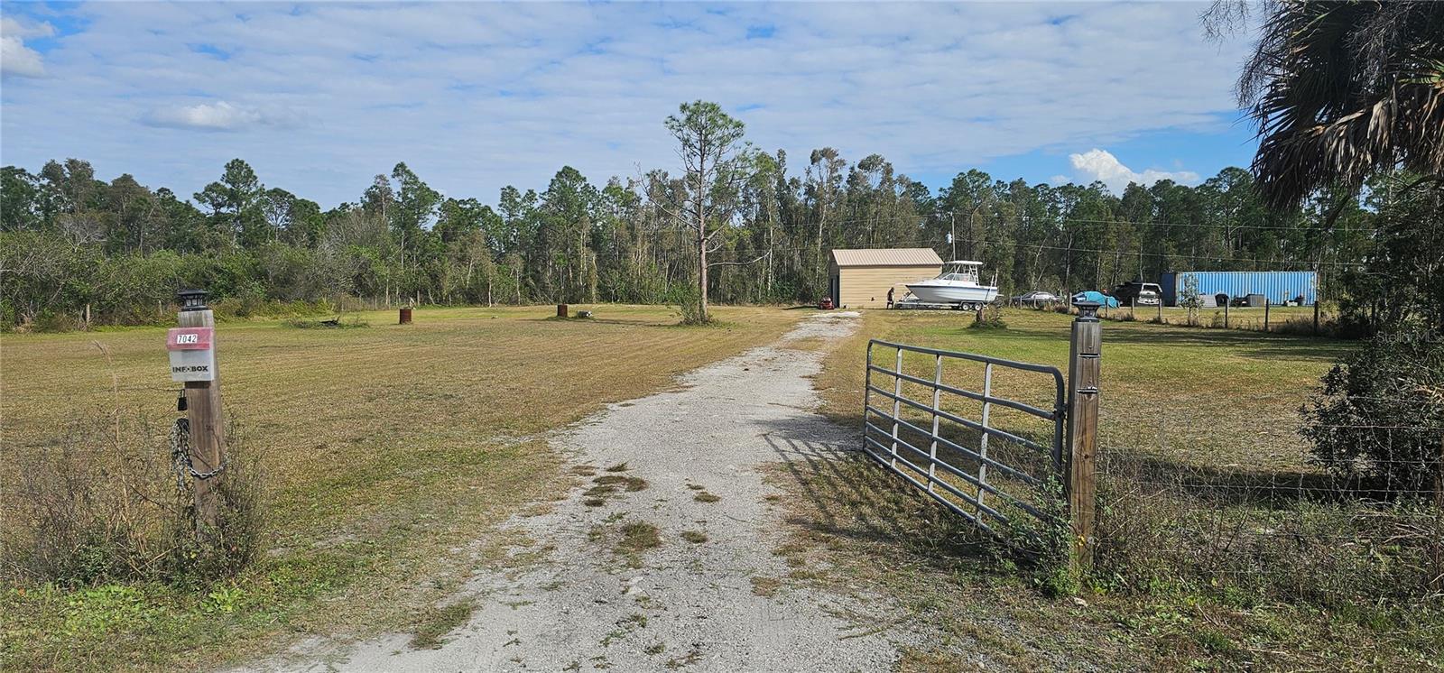 Image 11 of 17 For 7042 Acorn Boulevard