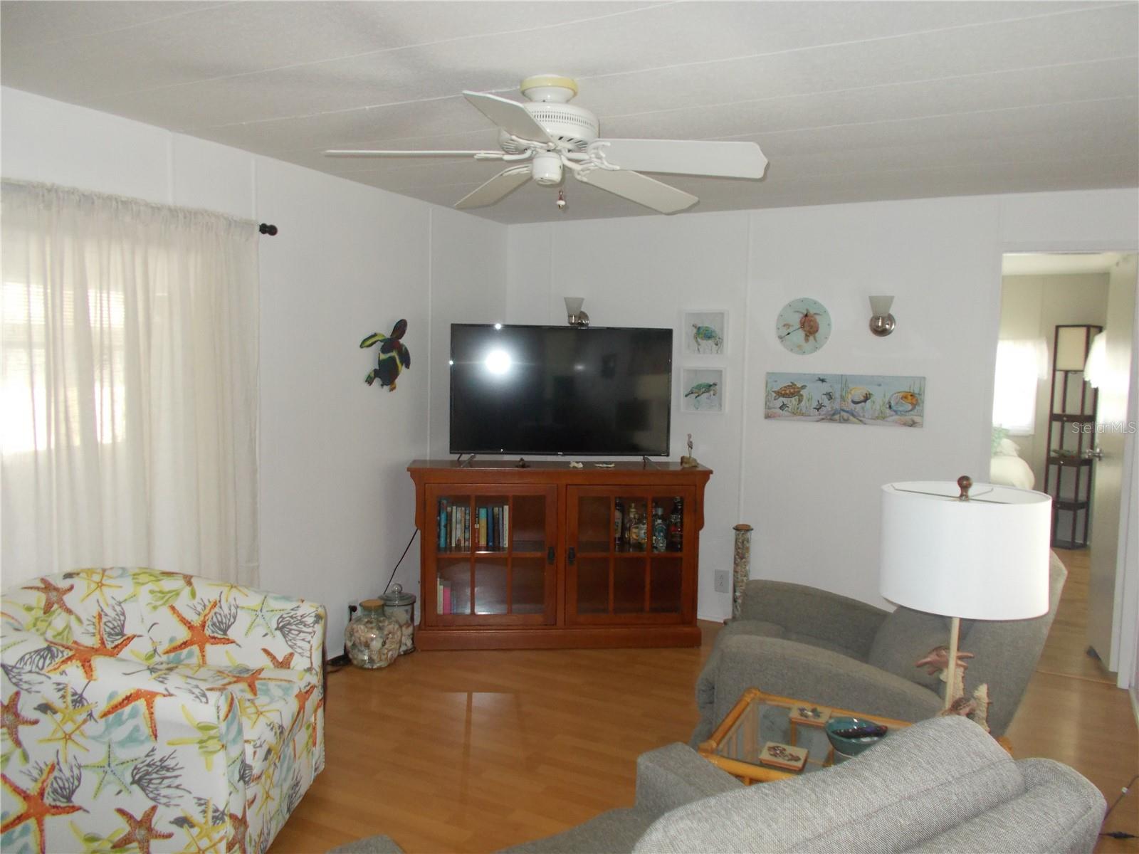 Image 7 of 54 For 5632 Holiday Park Boulevard