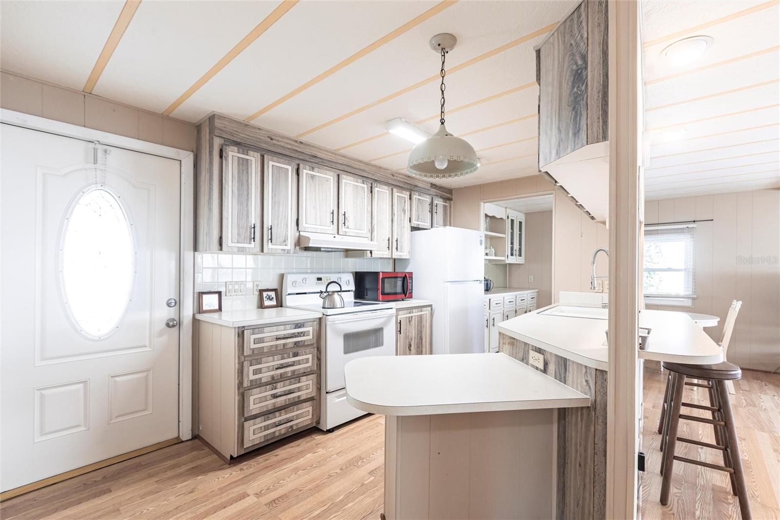 Image 6 of 51 For 2100 Kings Highway 761