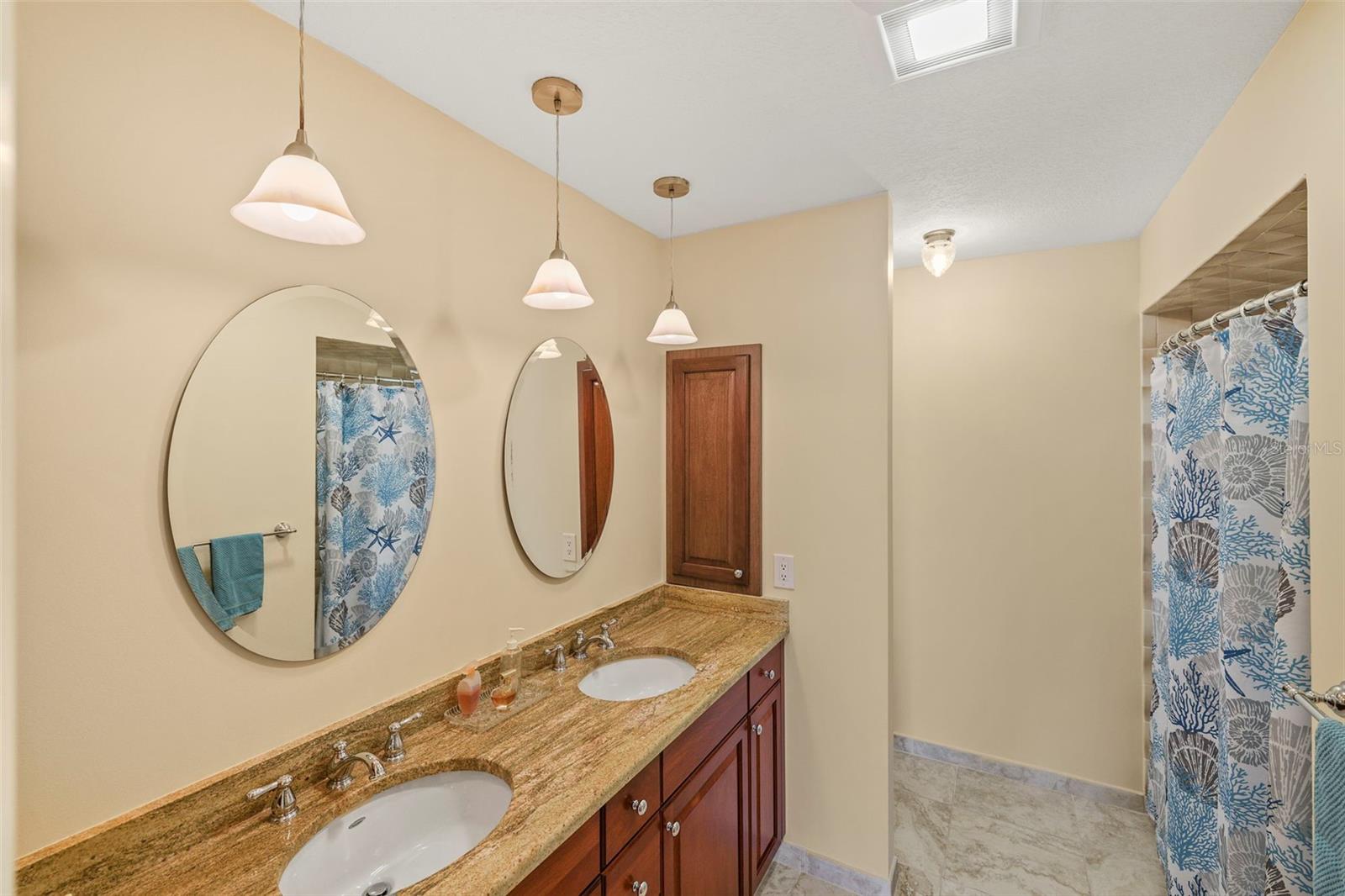 Image 23 of 46 For 611 Bal Harbor Boulevard