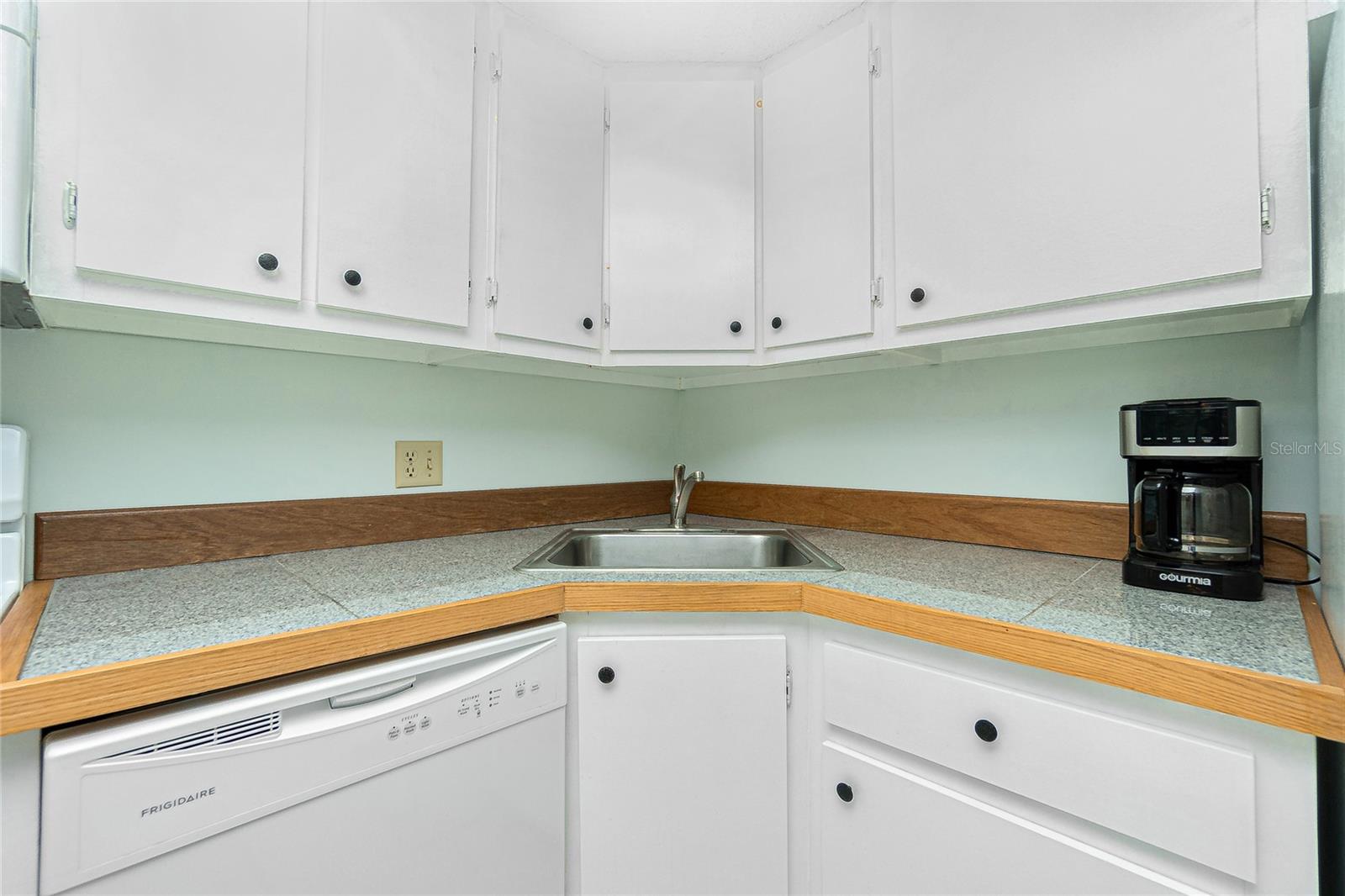 Image 8 of 40 For 1515 Forrest Nelson Boulevard R201