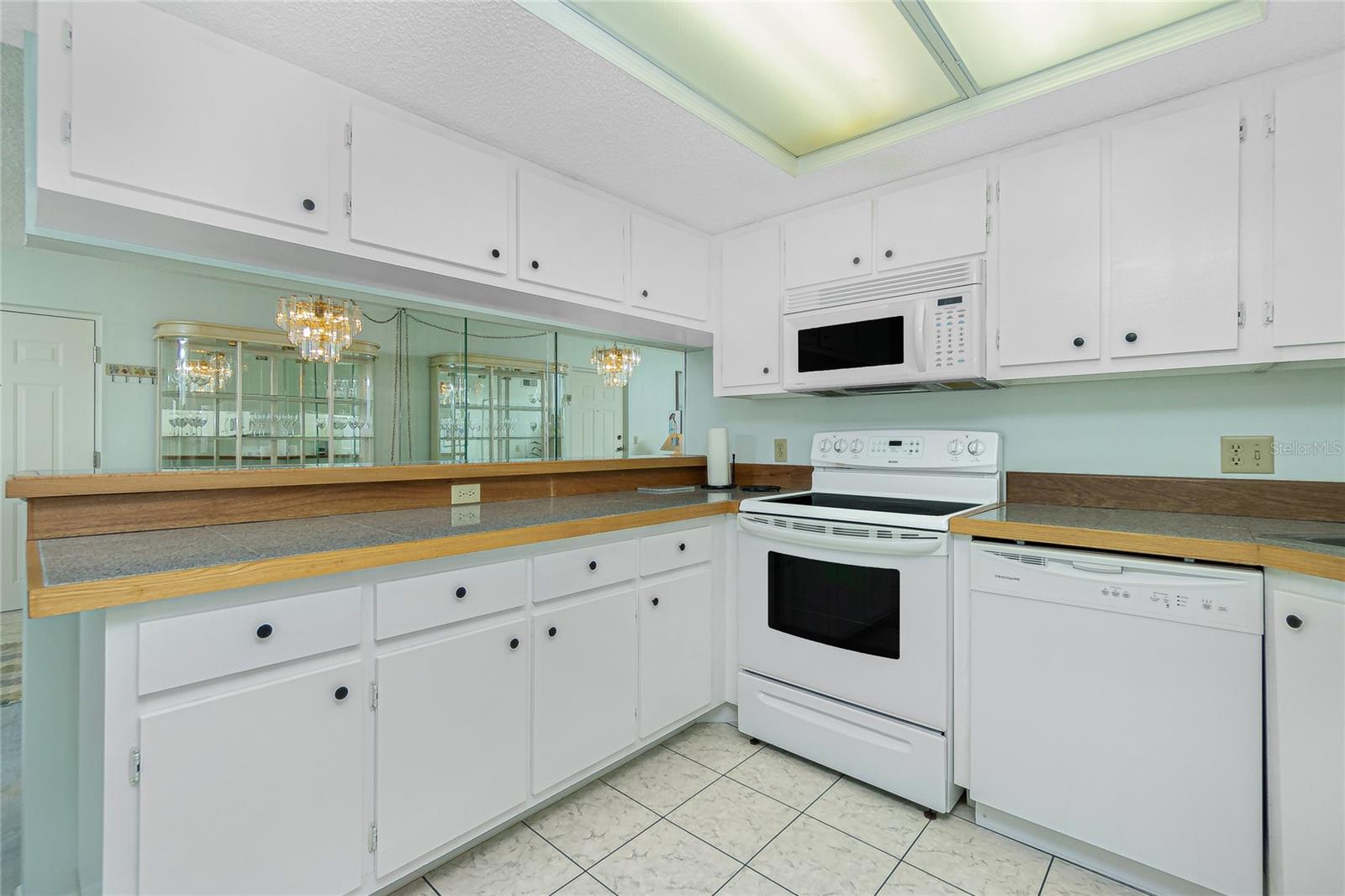 Image 9 of 40 For 1515 Forrest Nelson Boulevard R201
