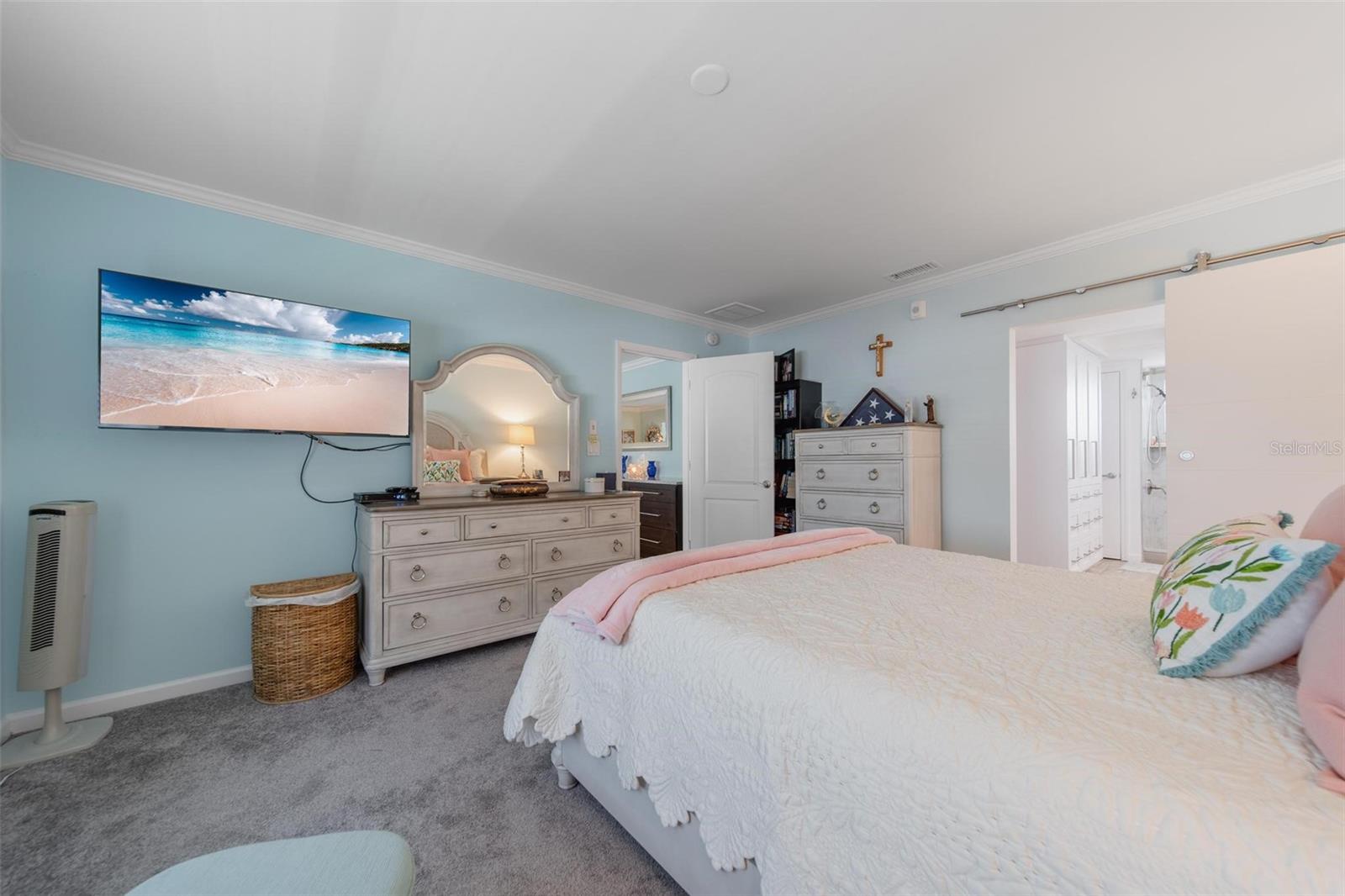 Image 17 of 36 For 5020 Brittany Drive S 324