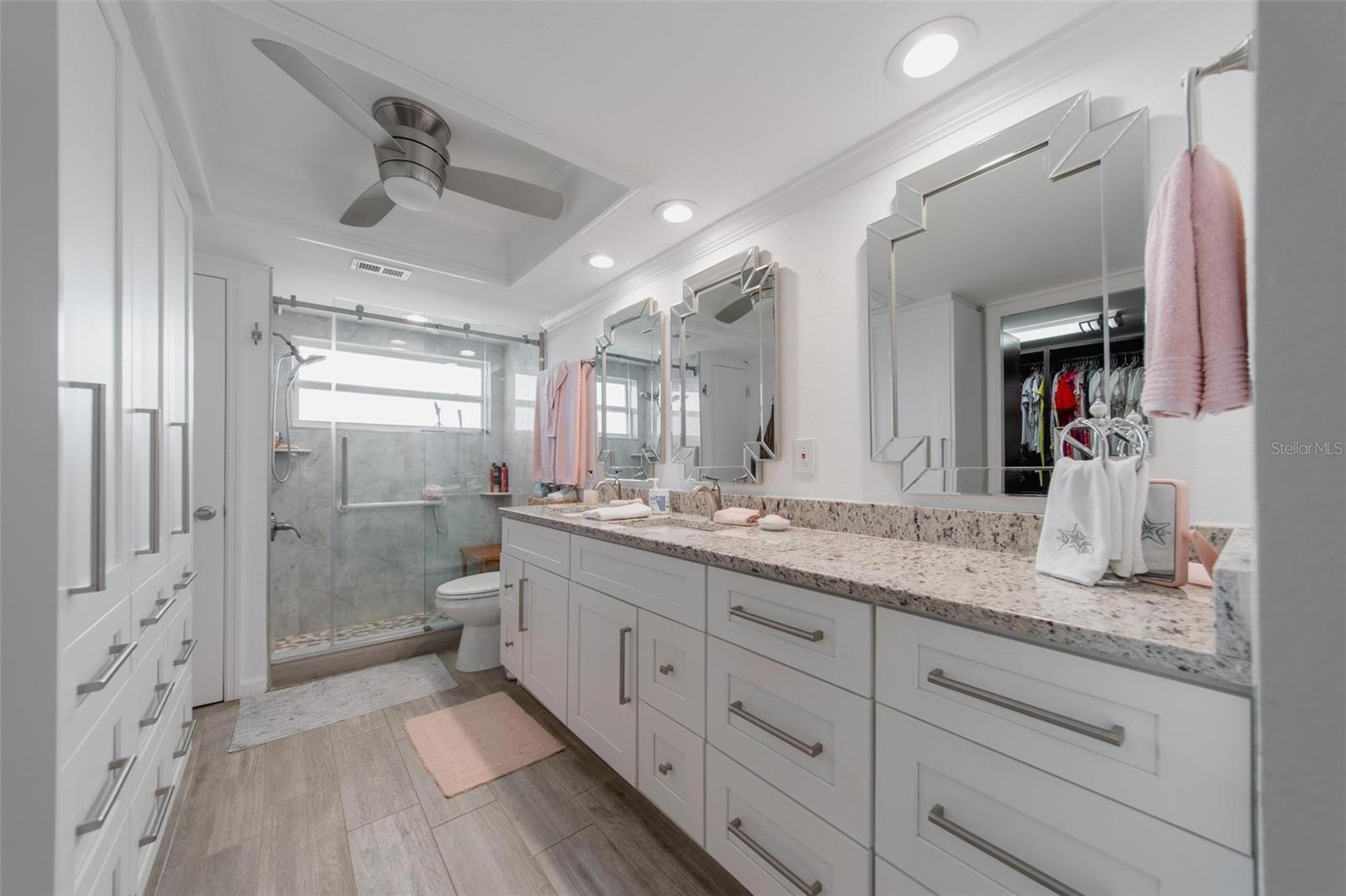 Image 18 of 36 For 5020 Brittany Drive S 324