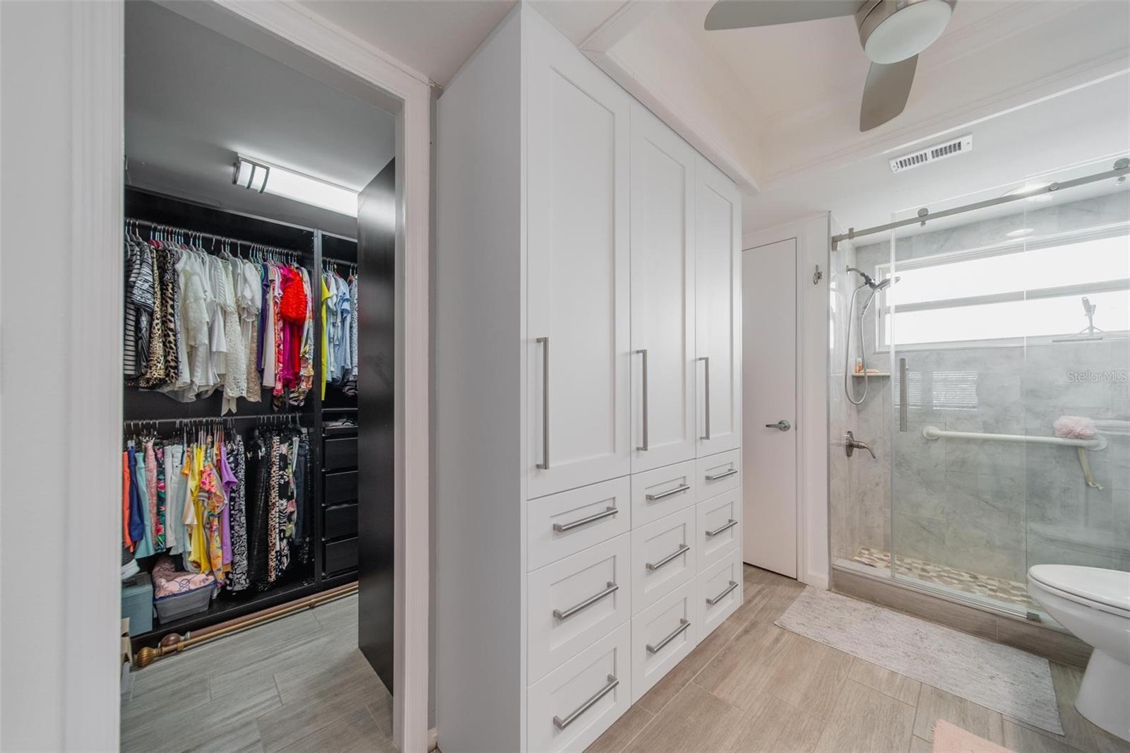 Image 20 of 36 For 5020 Brittany Drive S 324