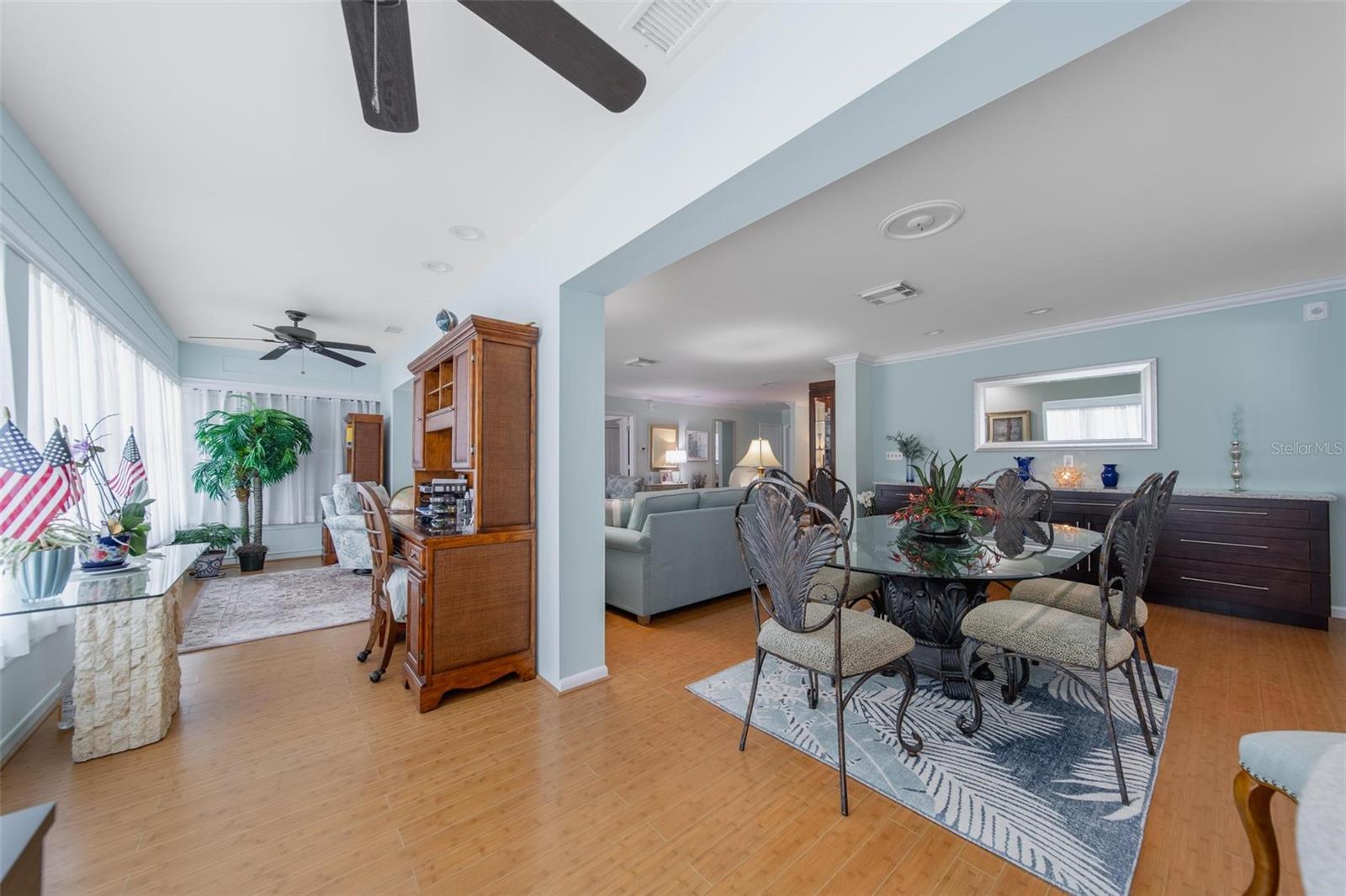 Image 7 of 36 For 5020 Brittany Drive S 324