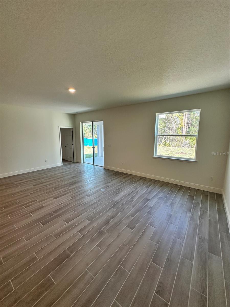 Image 4 of 15 For 8 Wood Crest Lane