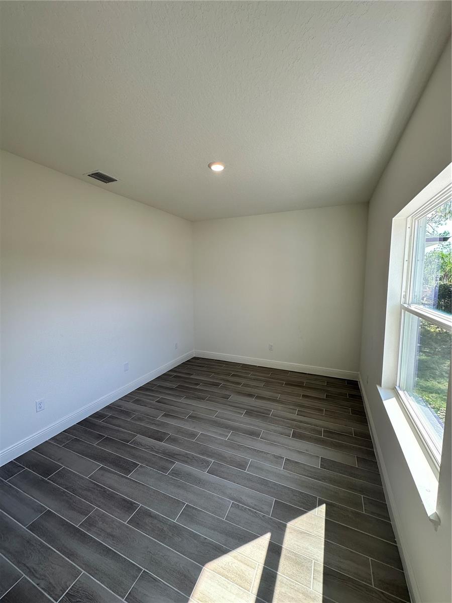 Image 5 of 15 For 8 Wood Crest Lane
