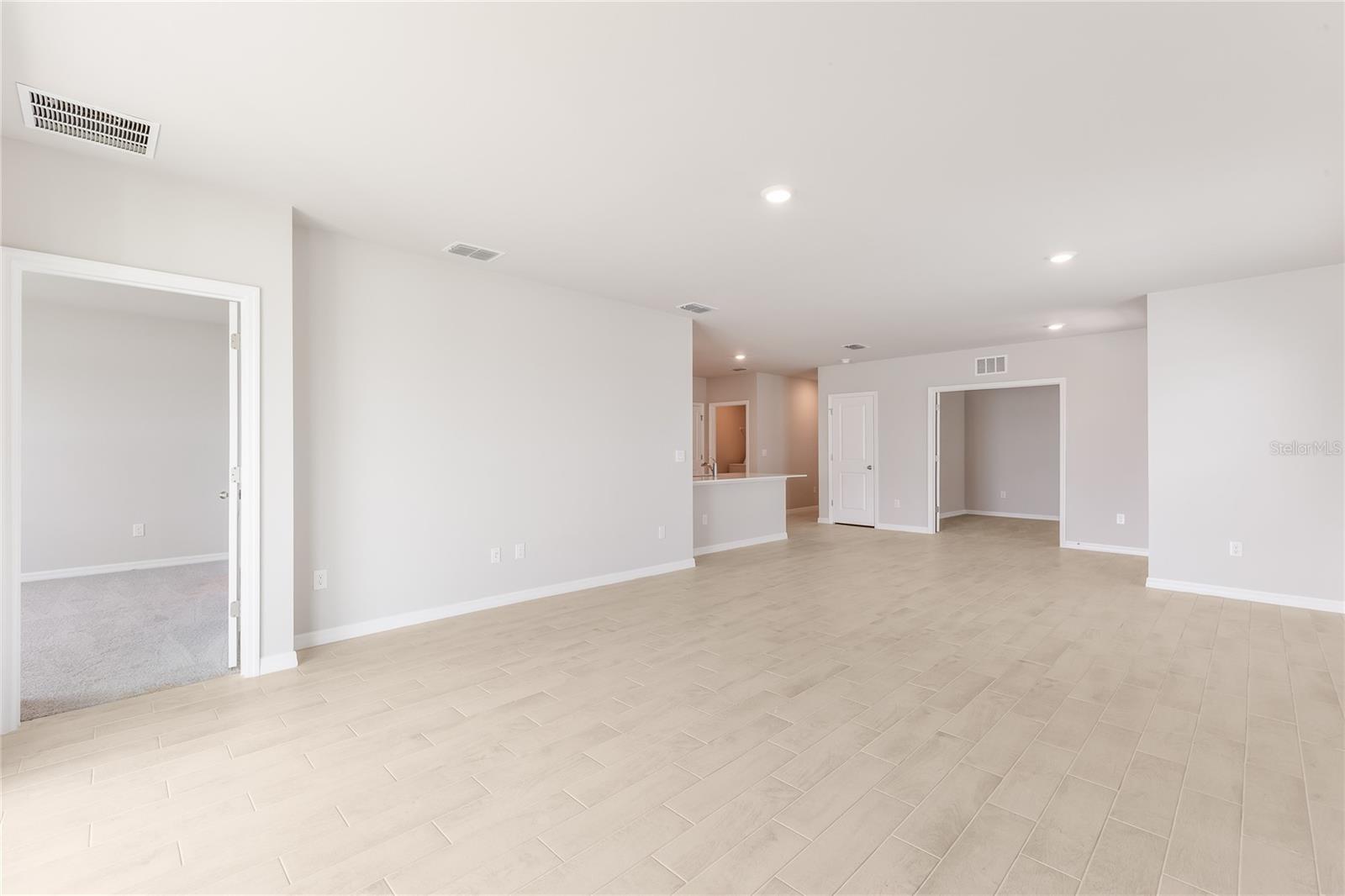 Image 15 of 35 For 9459 Sunbeam Circle
