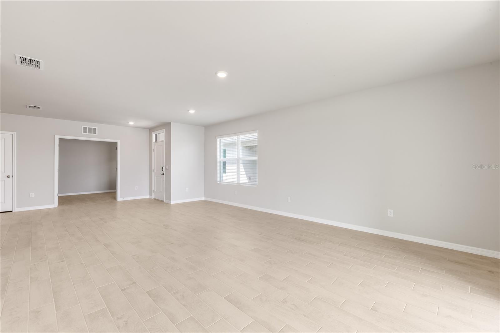 Image 17 of 35 For 9459 Sunbeam Circle