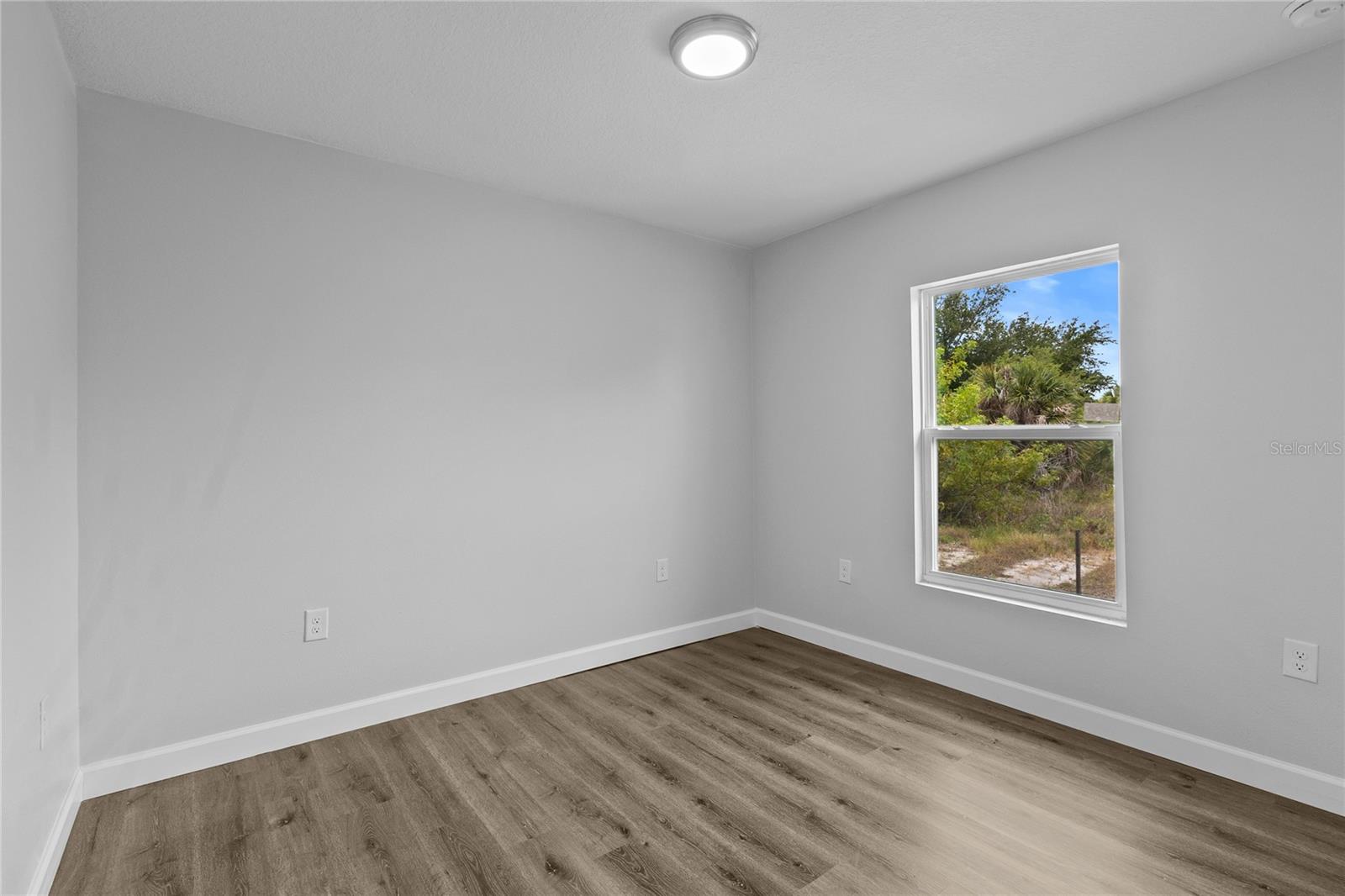 Image 10 of 46 For 8471 Agate Street 8473