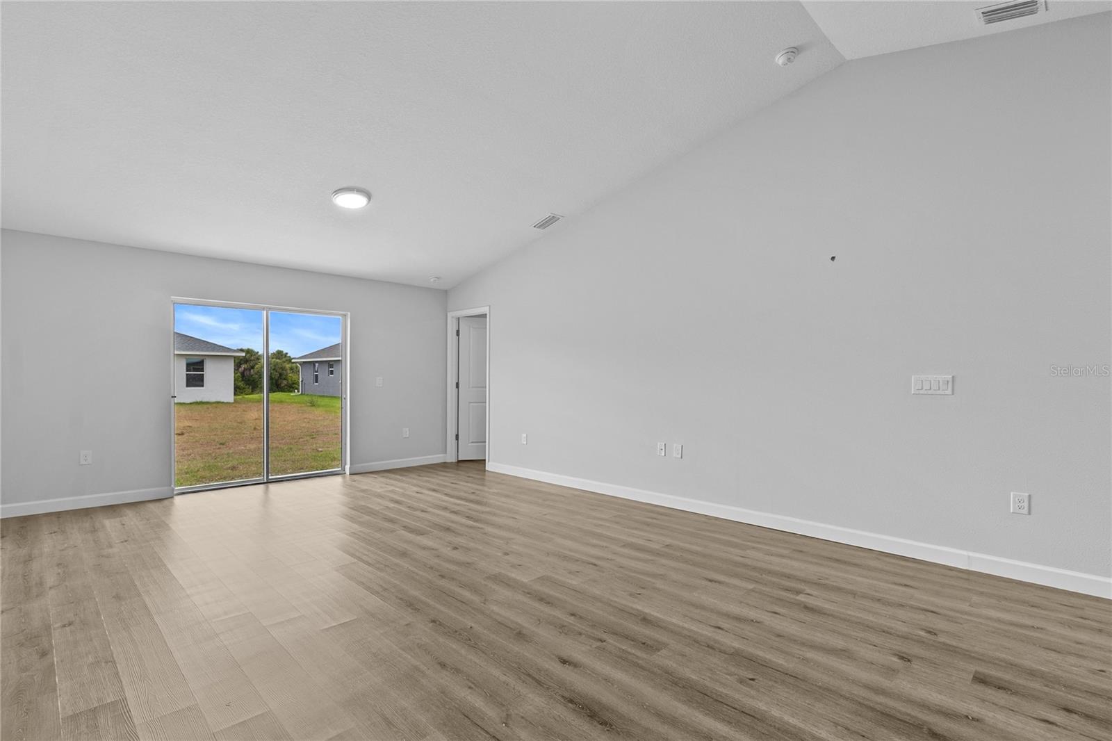 Image 15 of 46 For 8471 Agate Street 8473