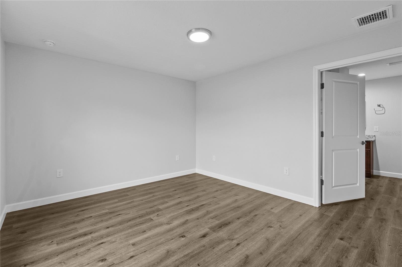 Image 17 of 46 For 8471 Agate Street 8473