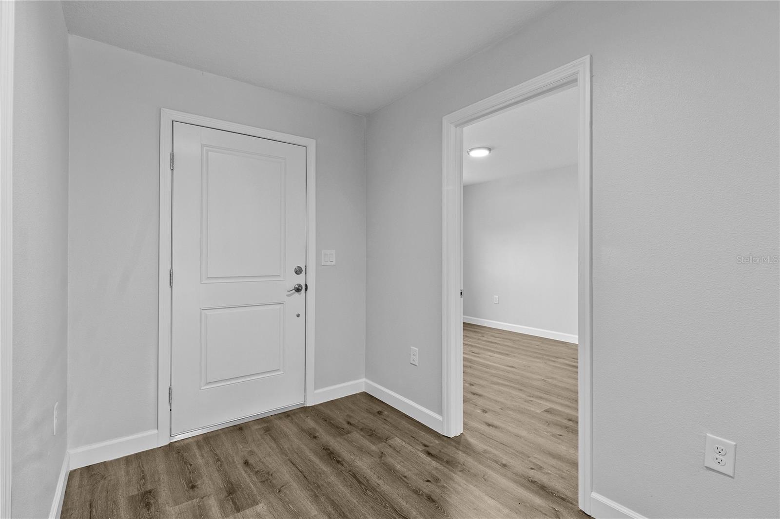 Image 5 of 46 For 8471 Agate Street 8473