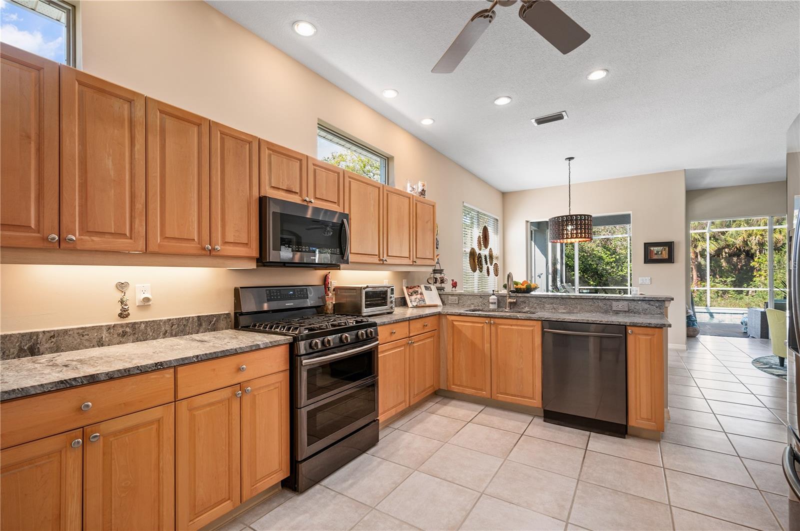 Image 22 of 81 For 5017 Hanging Moss Lane
