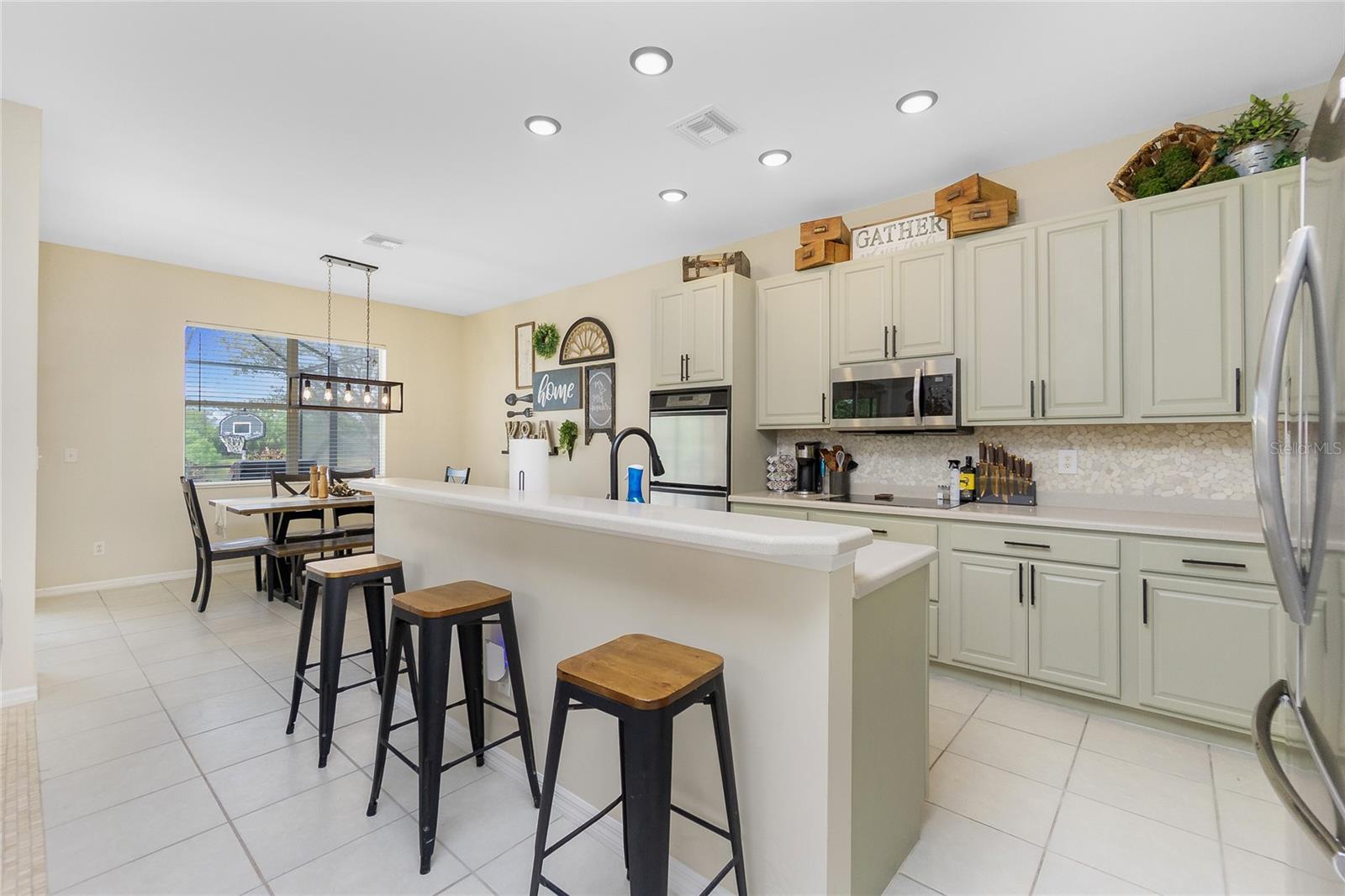 Image 13 of 56 For 12759 Pembroke Circle S