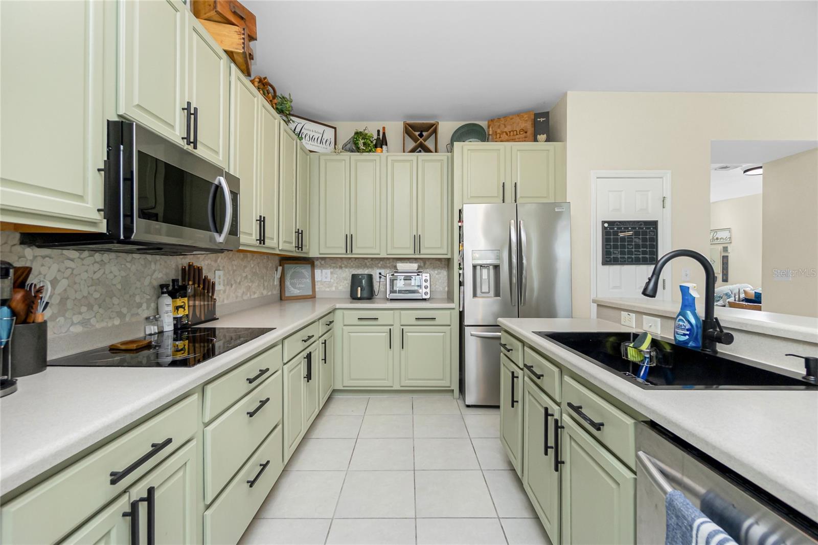 Image 15 of 56 For 12759 Pembroke Circle S