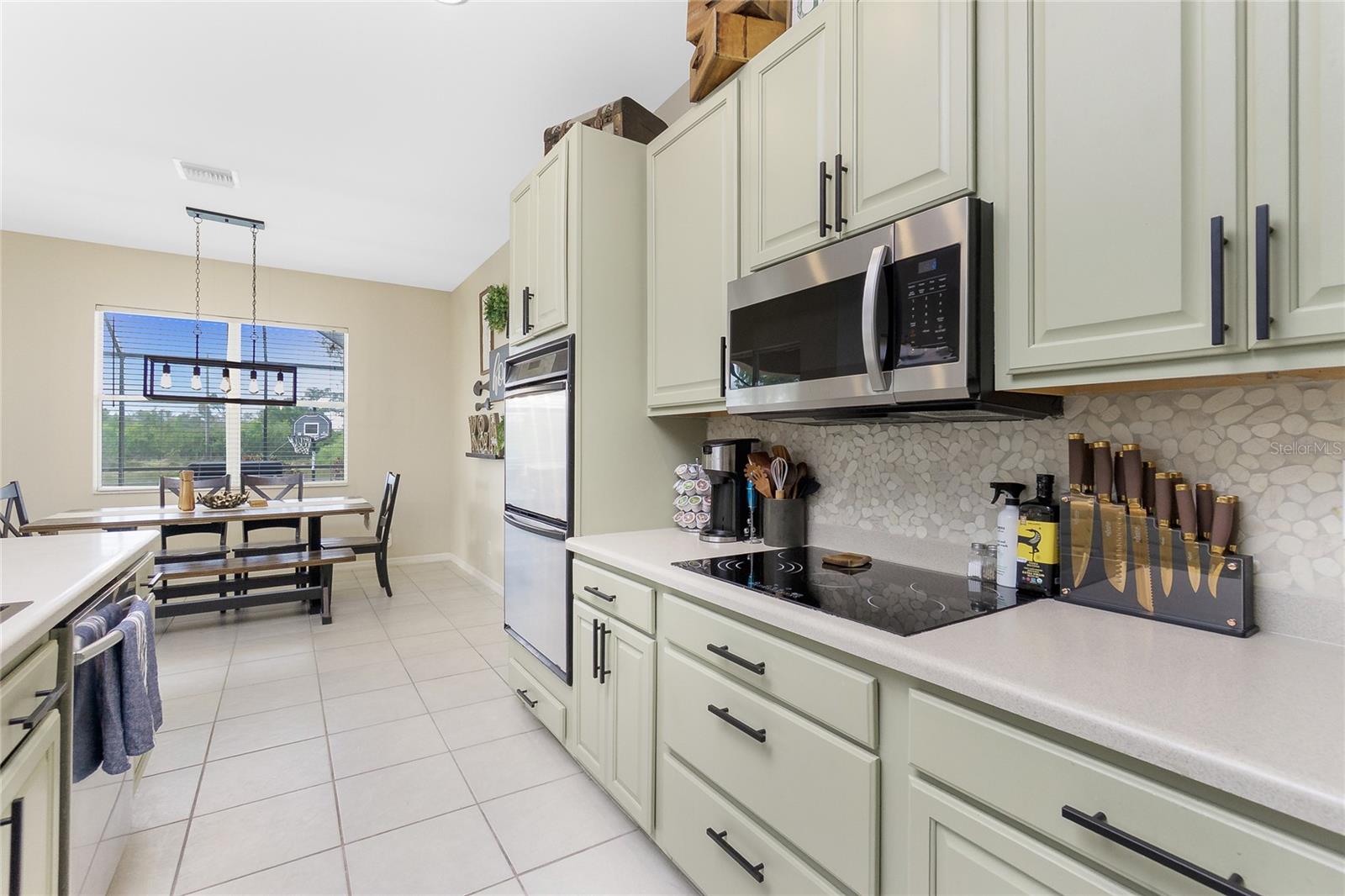 Image 18 of 56 For 12759 Pembroke Circle S