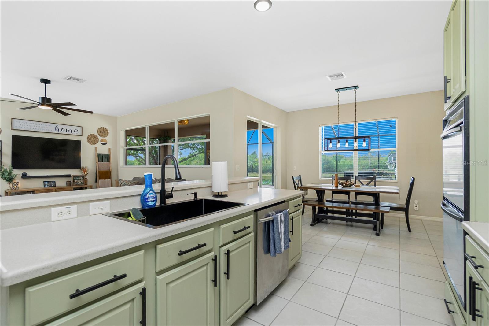 Image 19 of 56 For 12759 Pembroke Circle S