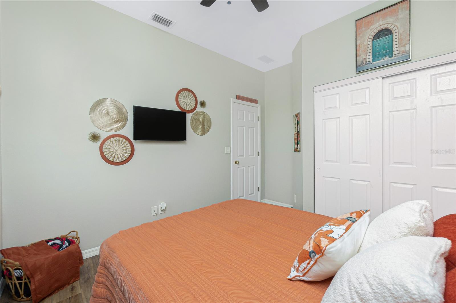 Image 39 of 56 For 12759 Pembroke Circle S