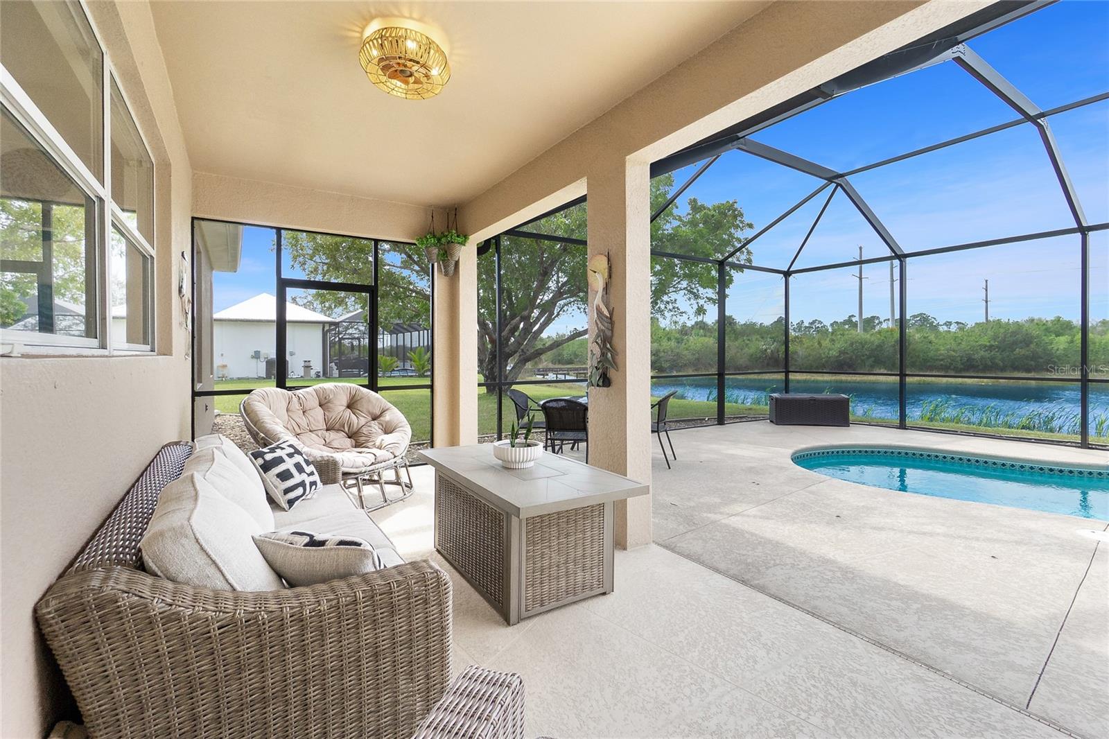Image 41 of 56 For 12759 Pembroke Circle S