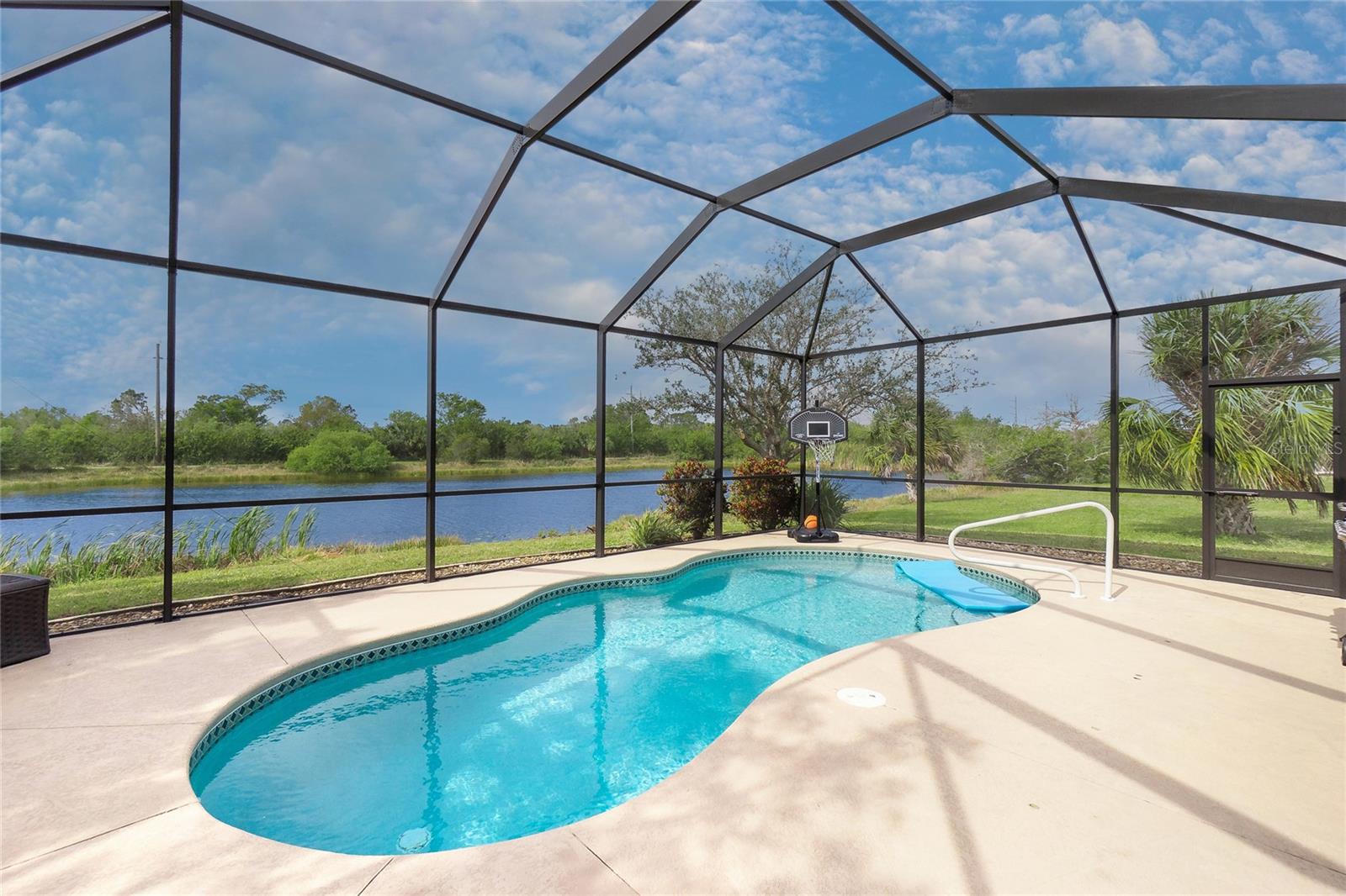 Image 46 of 56 For 12759 Pembroke Circle S