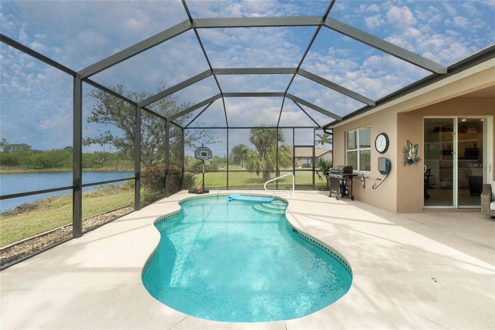 Image 49 of 56 For 12759 Pembroke Circle S