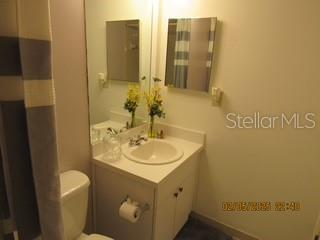 Image 29 of 33 For 21405 Olean Boulevard 605
