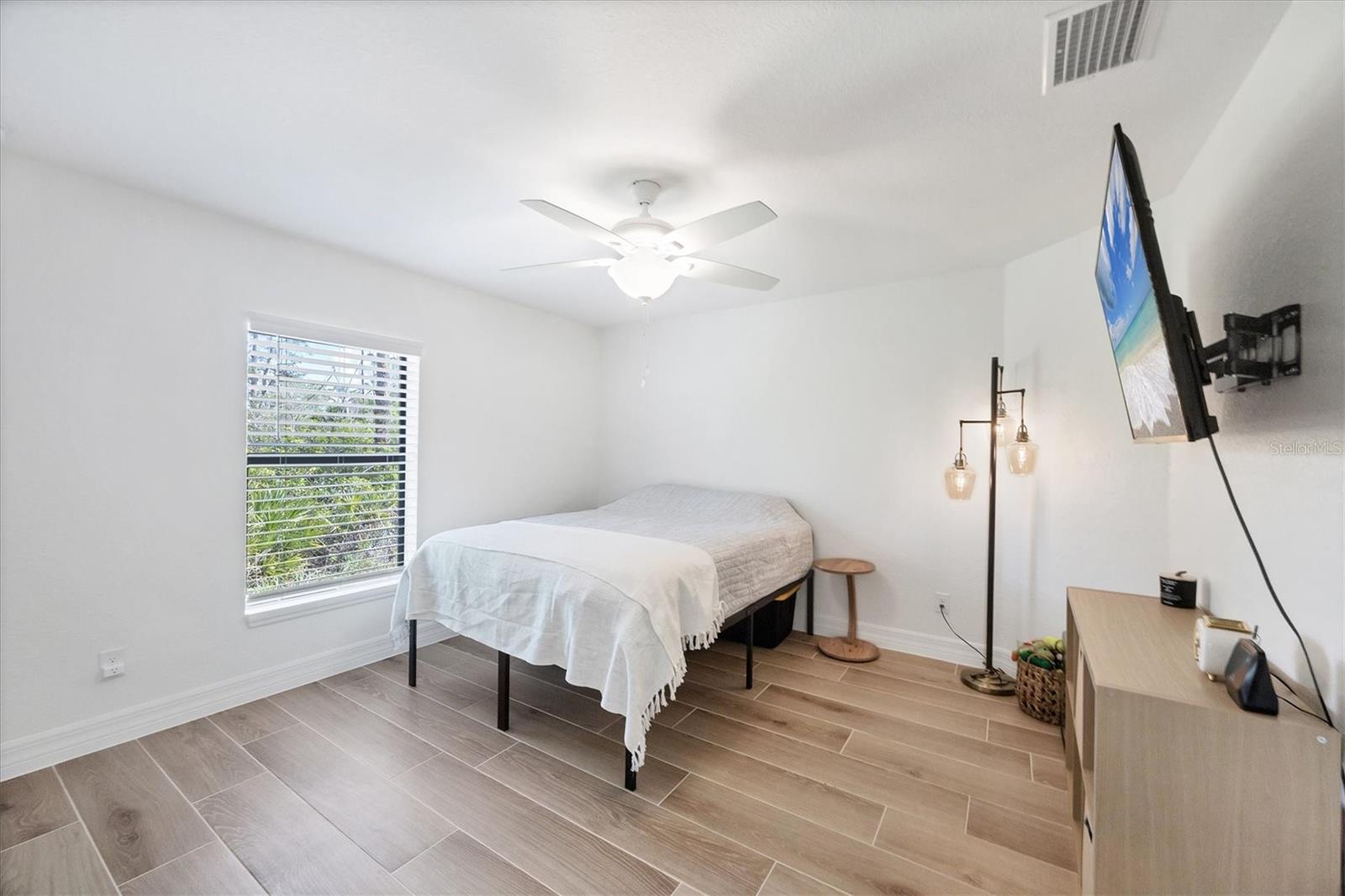 Image 15 of 26 For 14325 Mcfarland Avenue