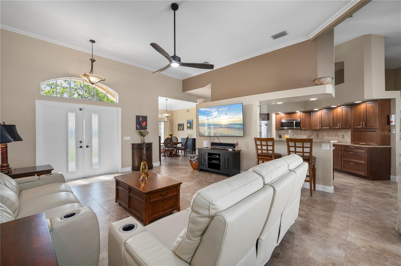 Image 10 of 50 For 12734 Pembroke Circle S