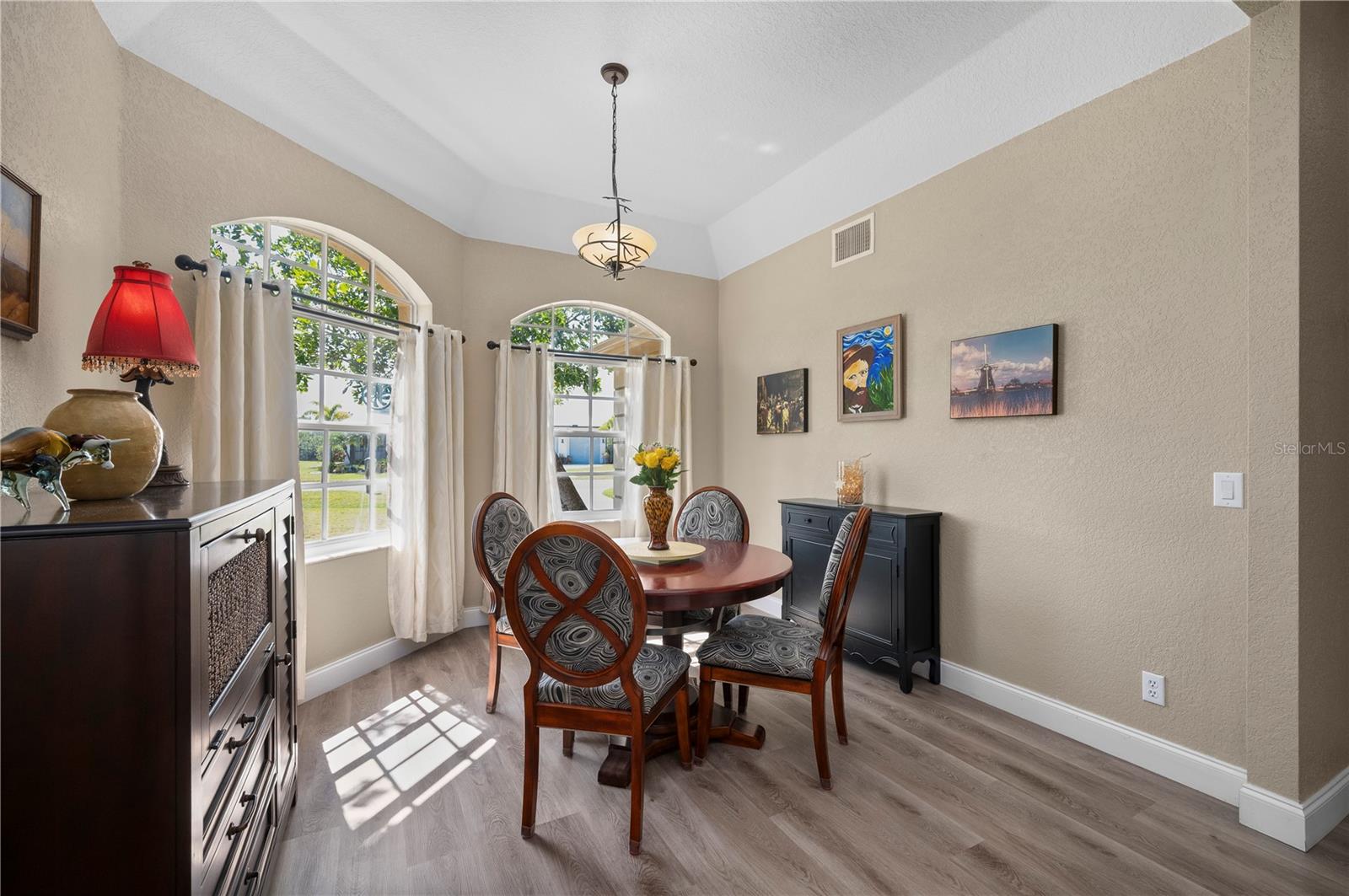 Image 11 of 50 For 12734 Pembroke Circle S