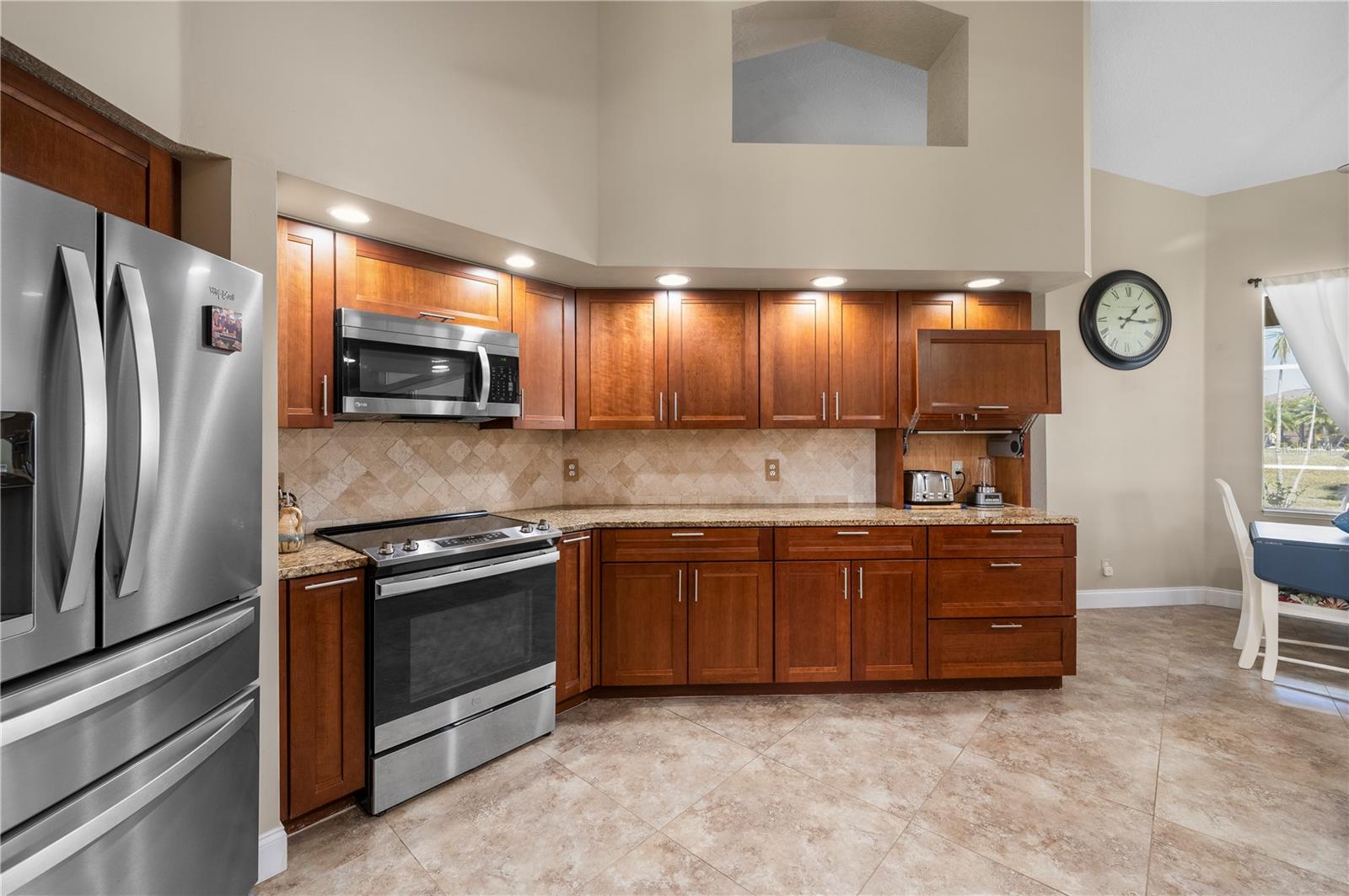 Image 17 of 50 For 12734 Pembroke Circle S