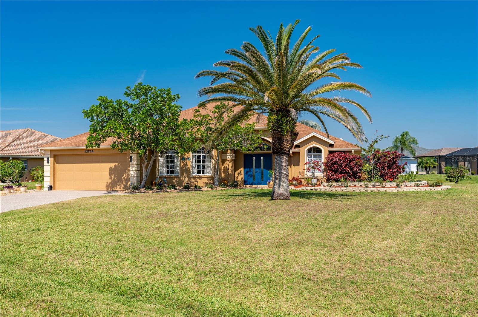 Image 2 of 50 For 12734 Pembroke Circle S