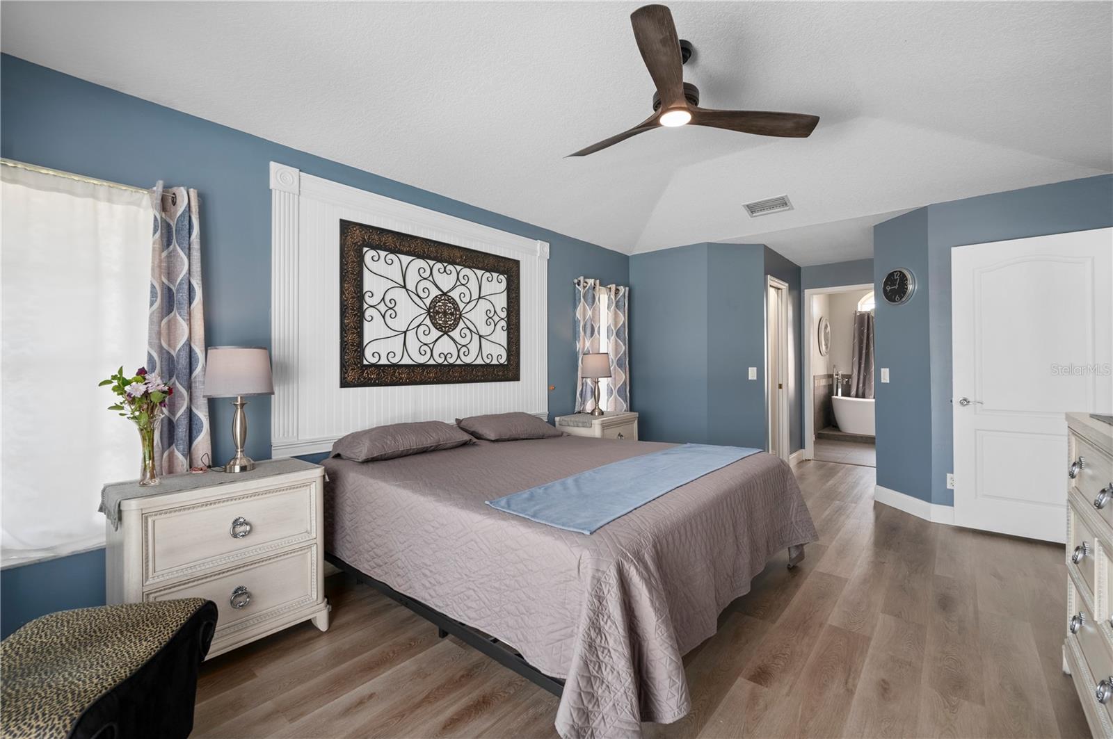 Image 21 of 50 For 12734 Pembroke Circle S